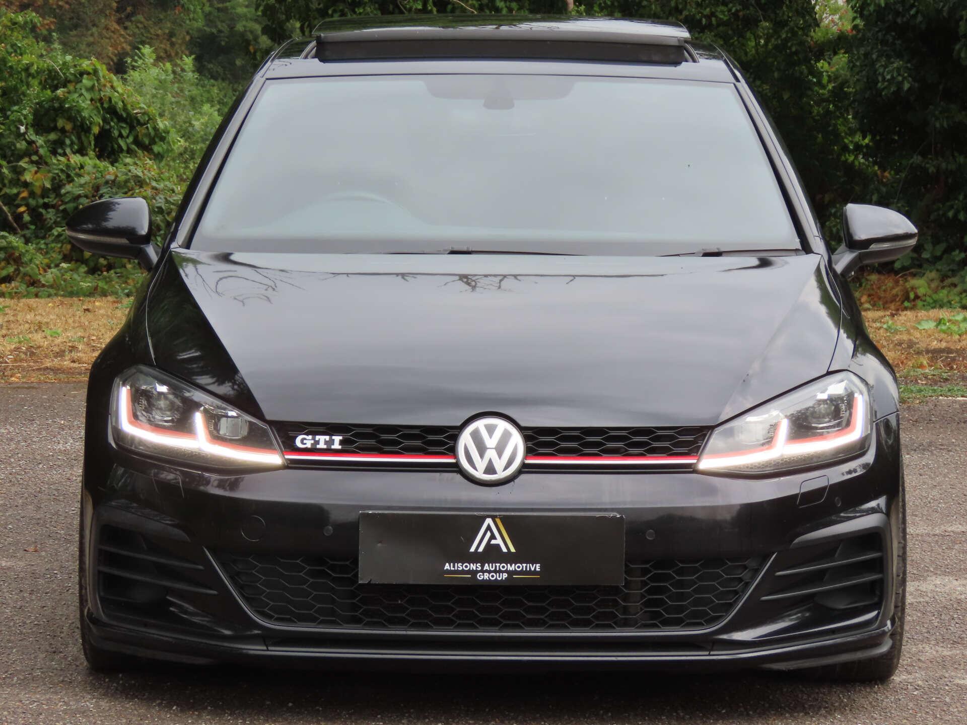 Volkswagen Golf view 3