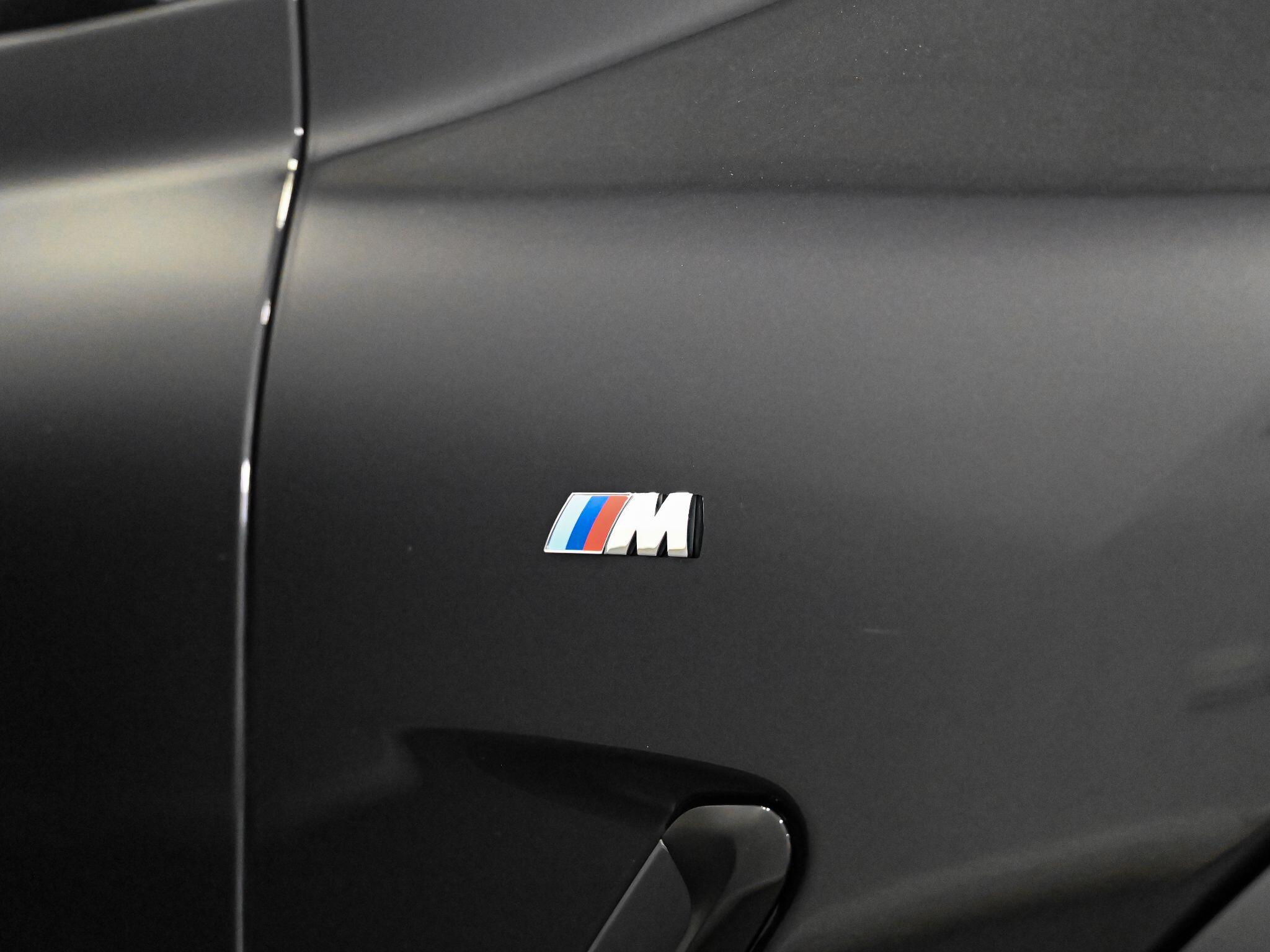 BMW X4 view 21