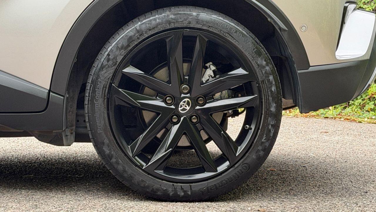 Toyota C-HR view 39