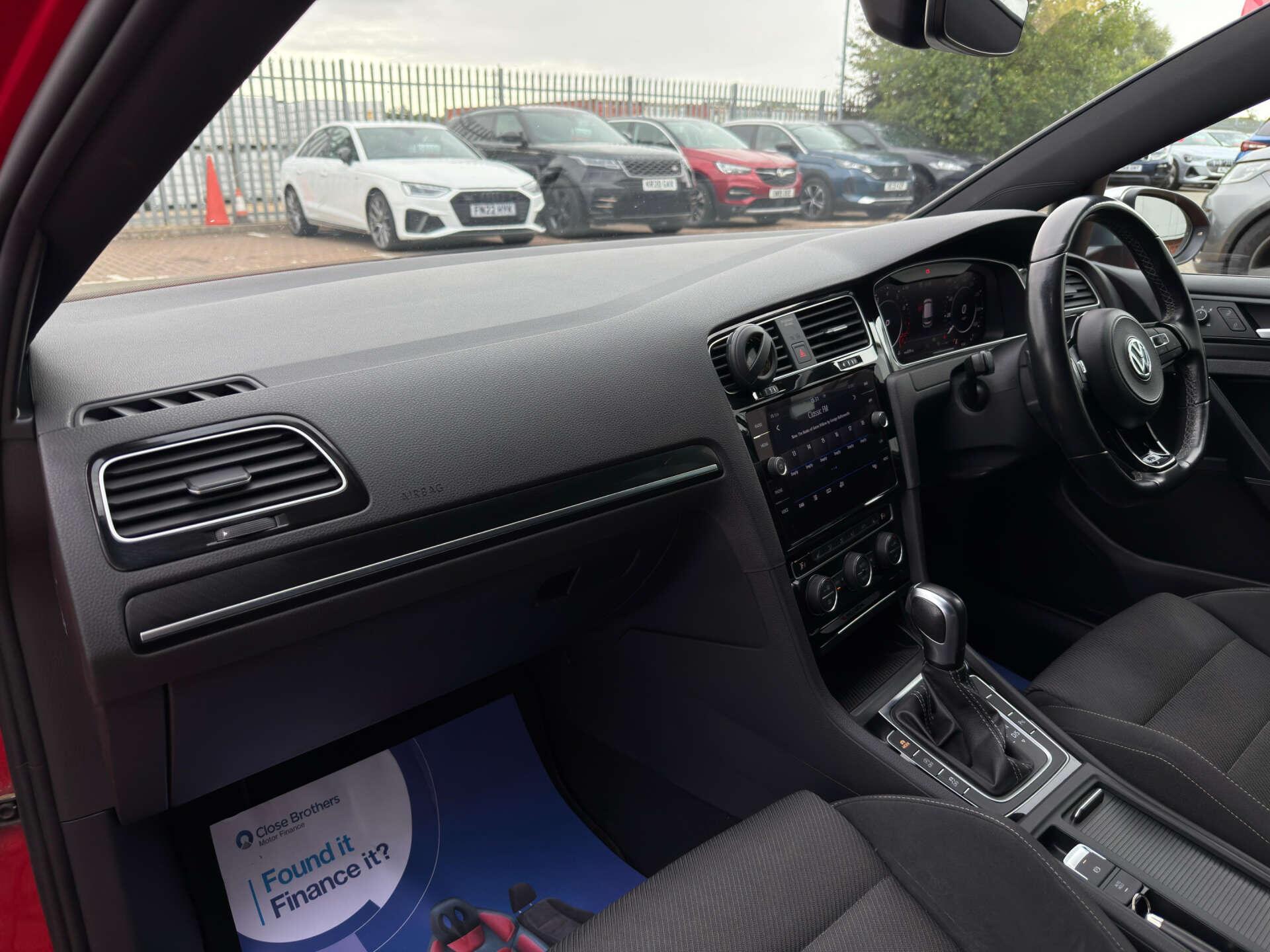 Volkswagen Golf view 42