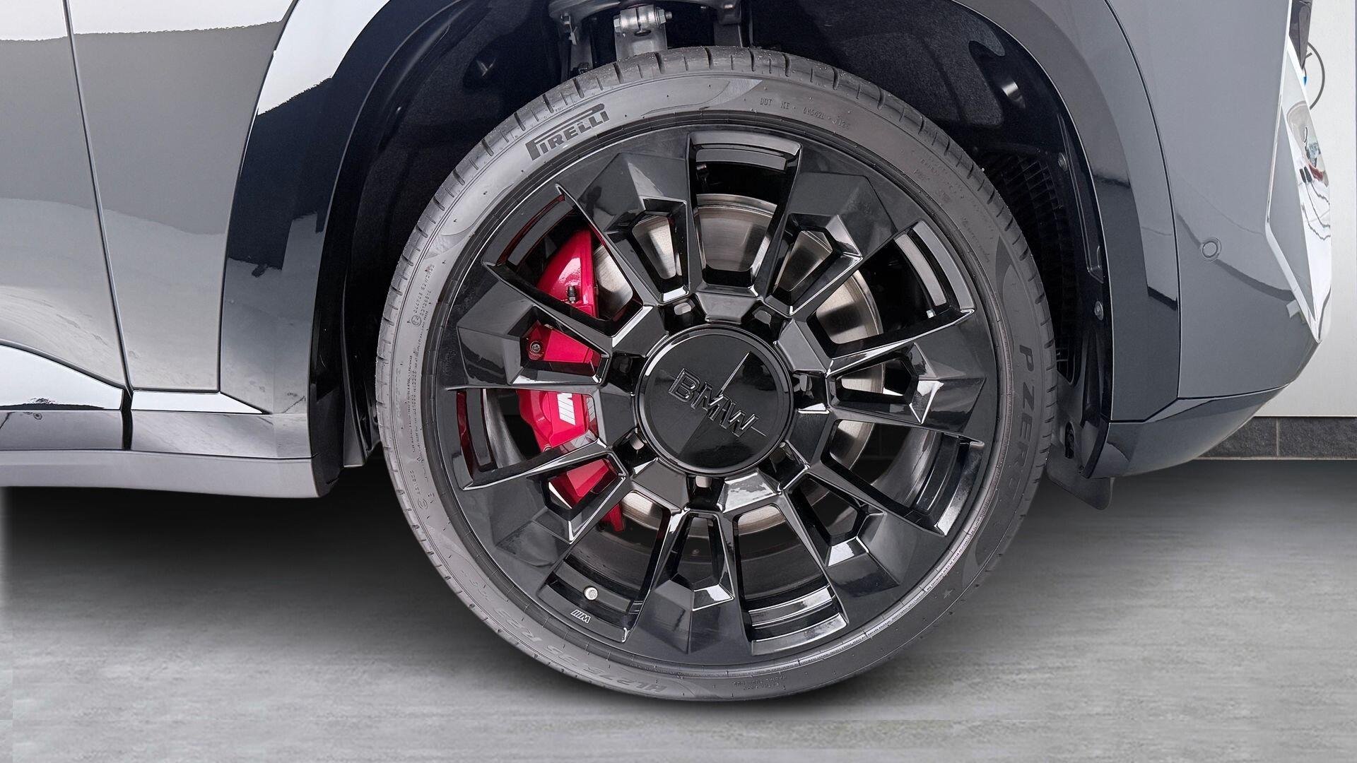 BMW XM view 14
