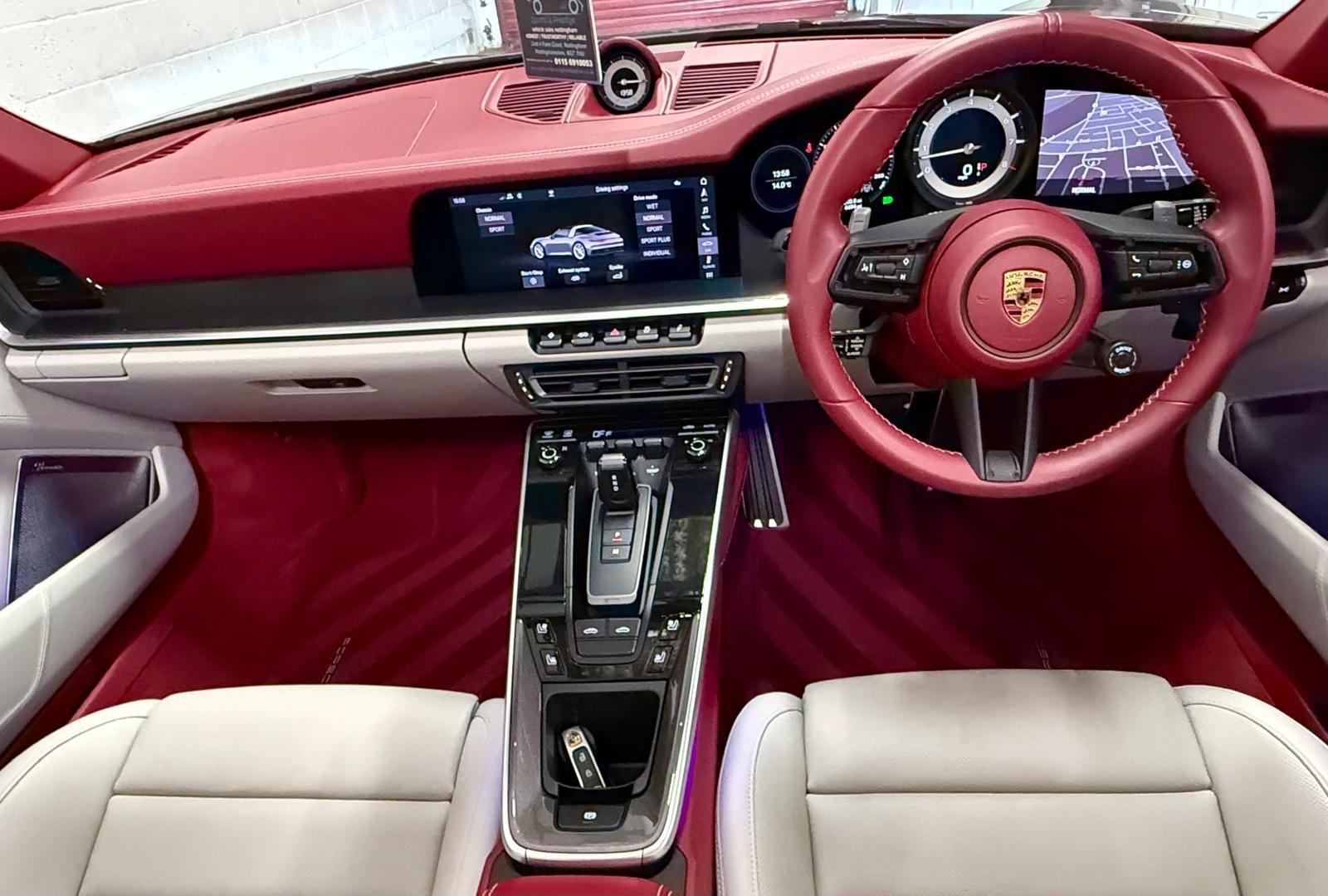 Porsche 911 view 25
