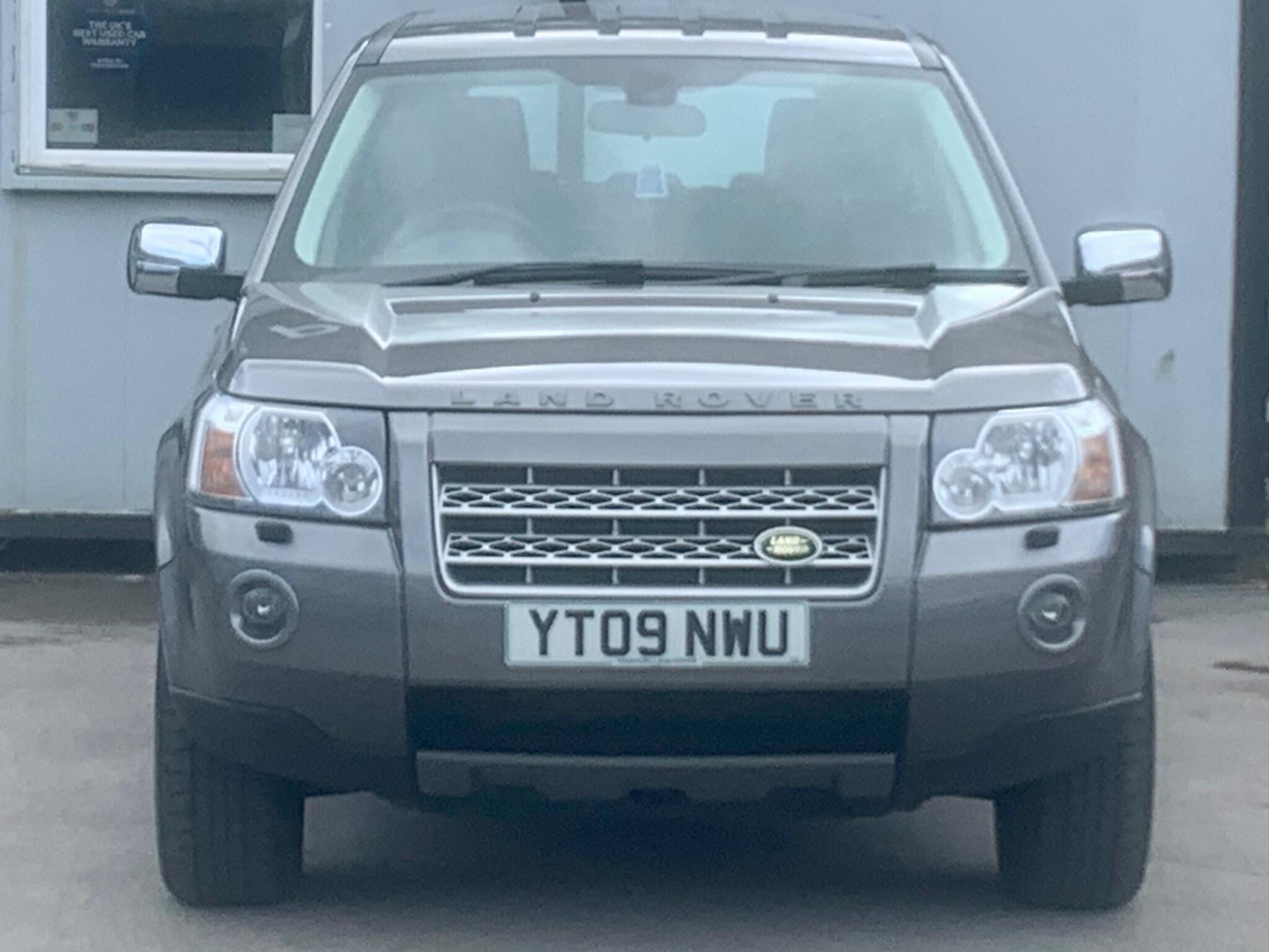 Land Rover Freelander 2 view 2