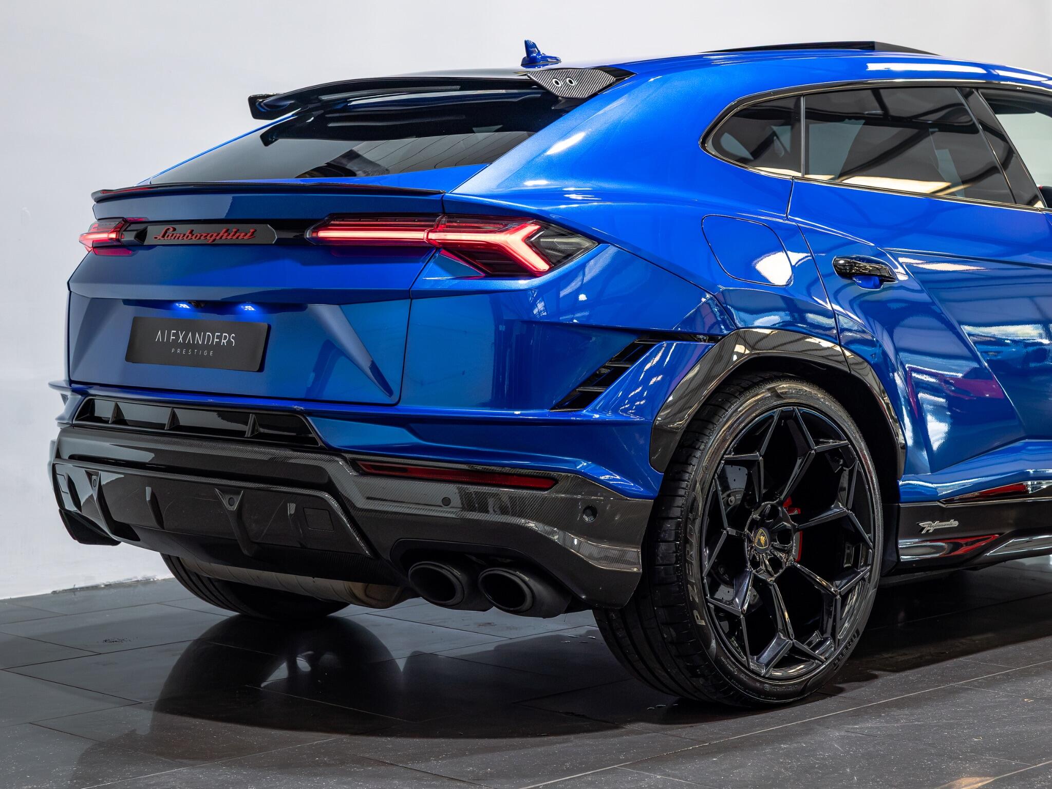 Lamborghini Urus view 12