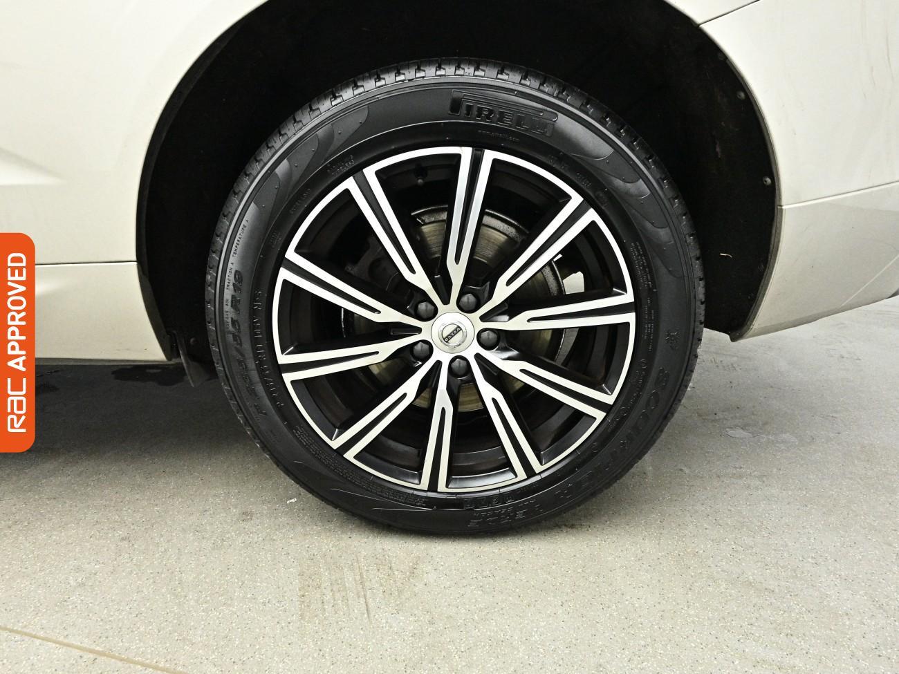 Volvo XC60 view 14