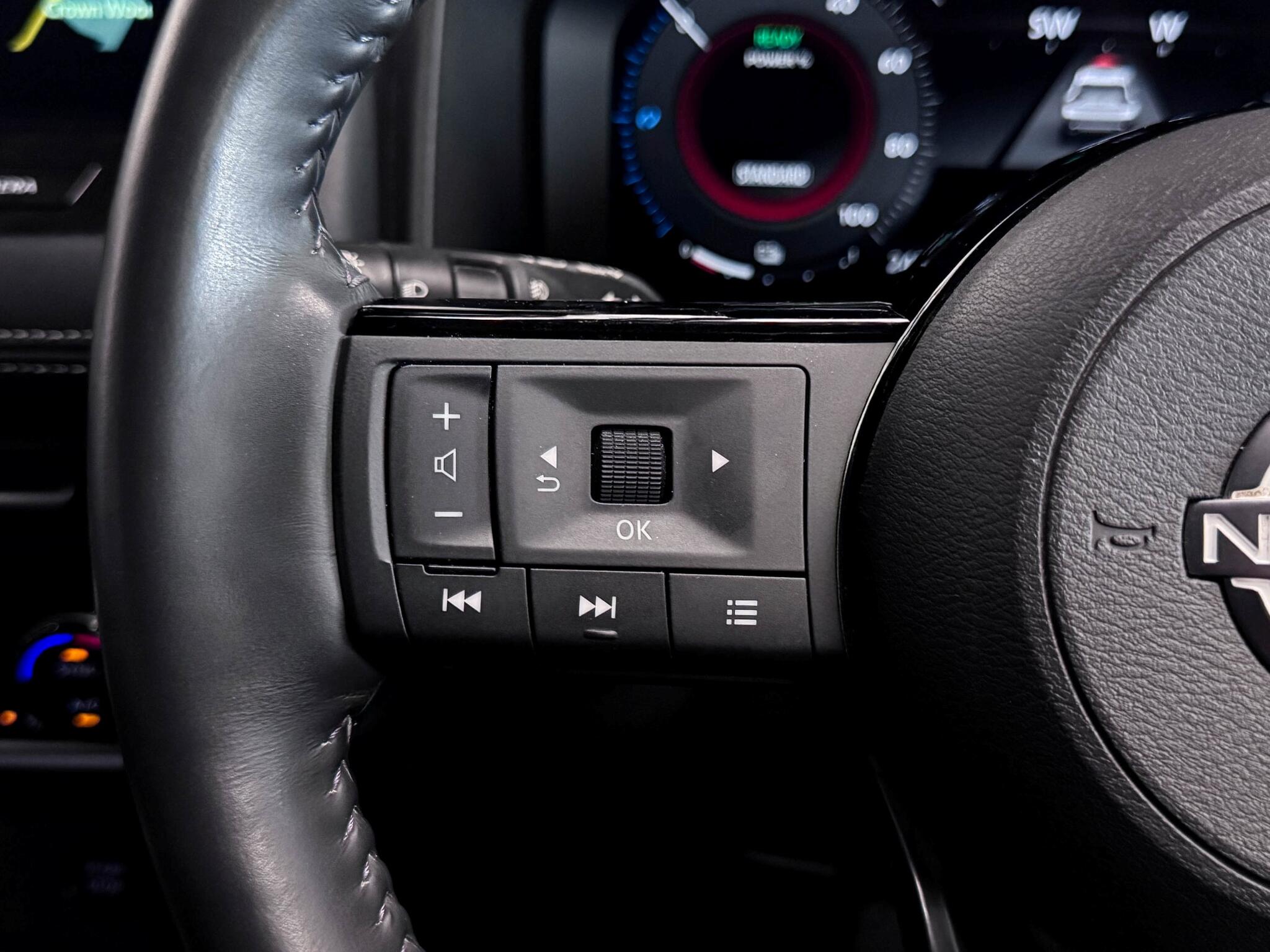 Nissan X-Trail view 35