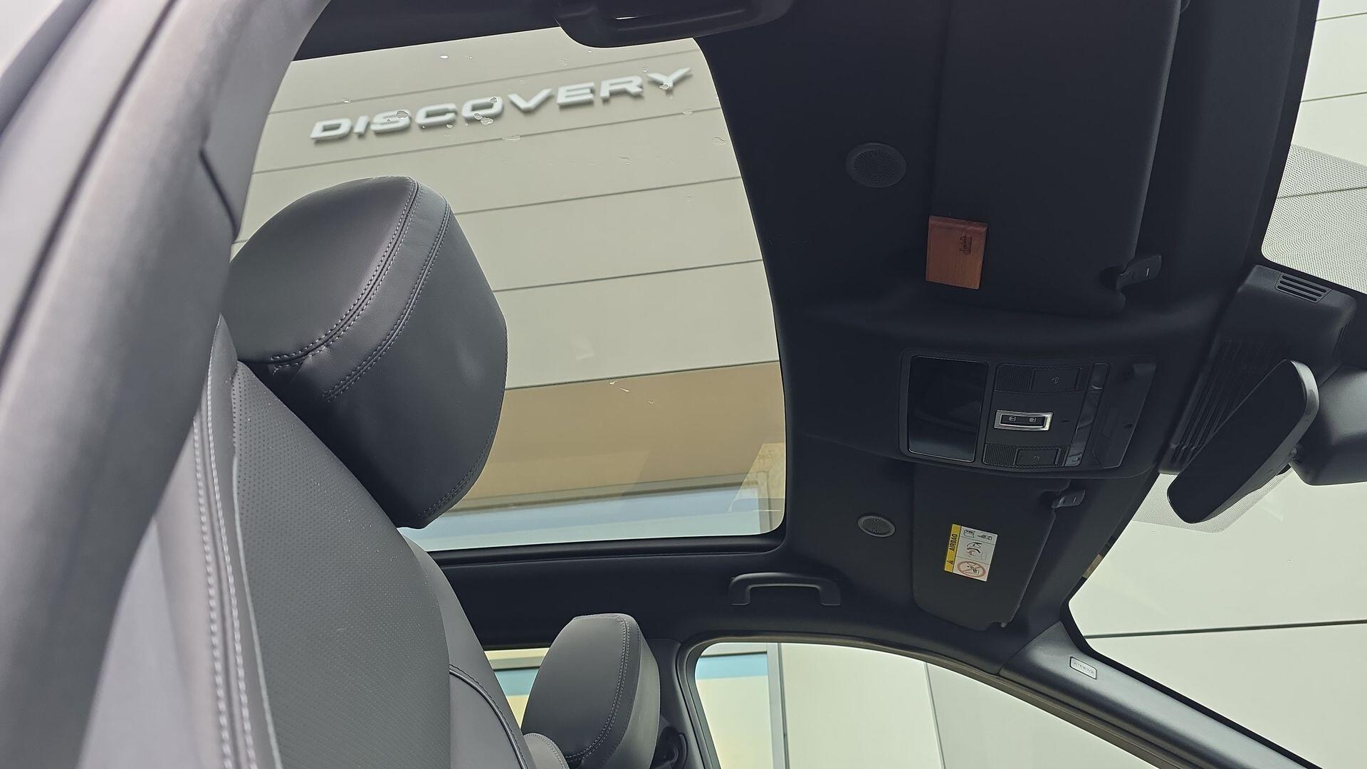 Land Rover Discovery Sport view 21