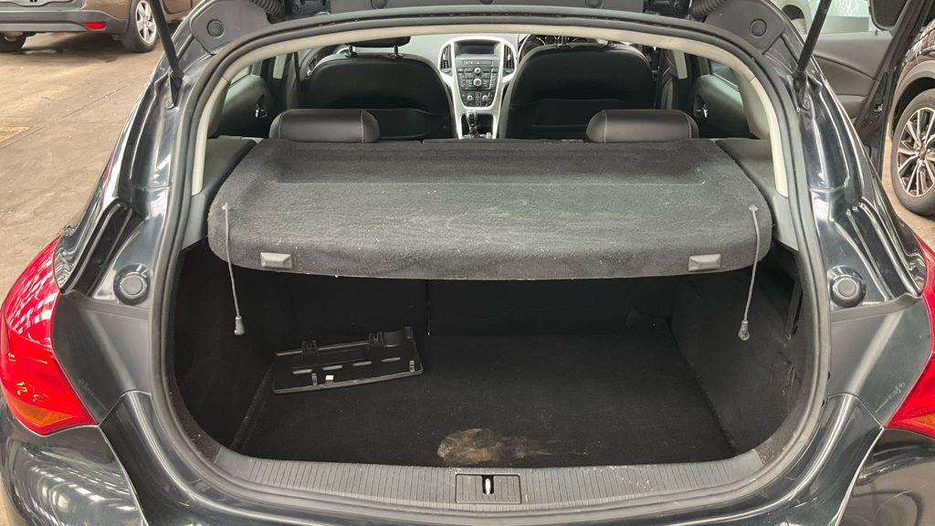 Vauxhall Astra view 7