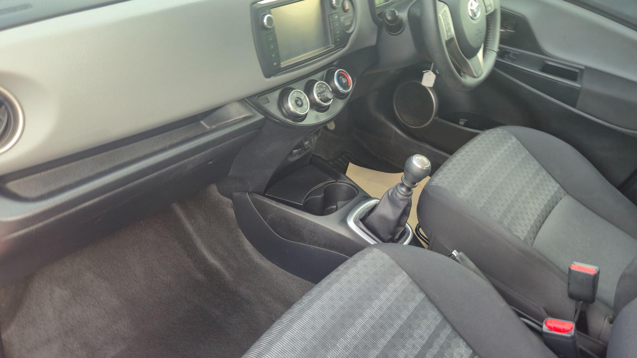 Toyota Yaris view 30