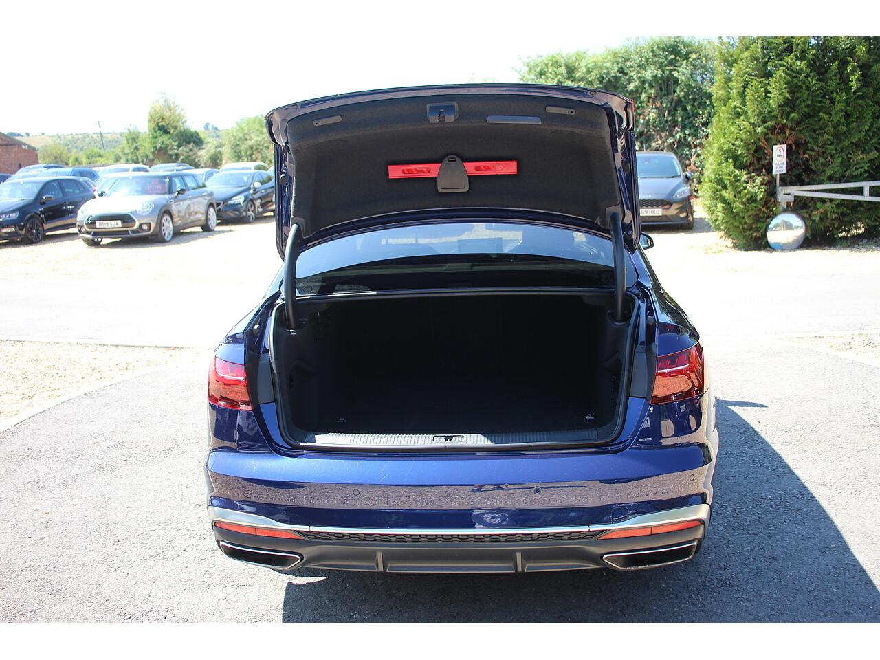 Audi A4 view 35