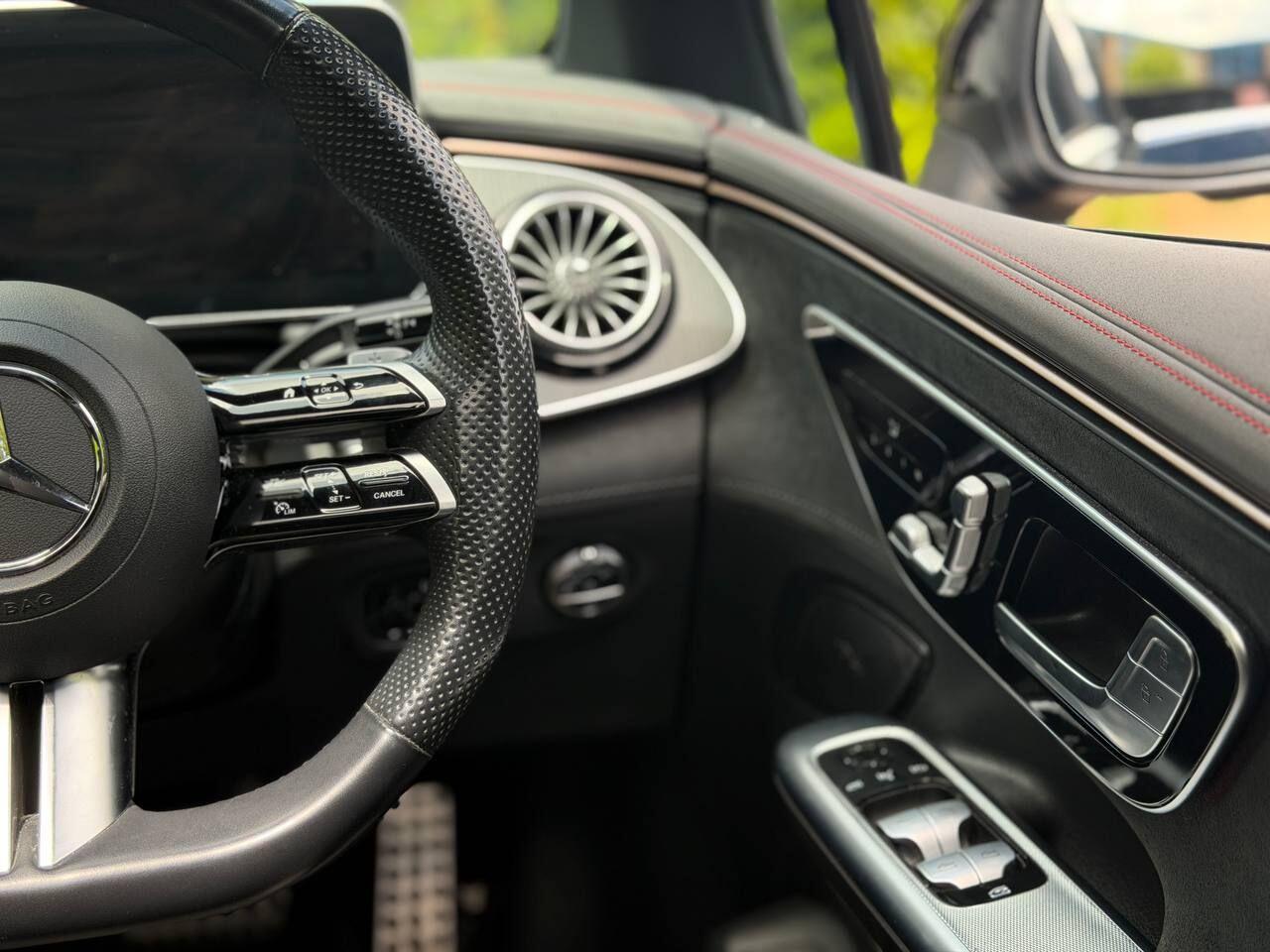 Mercedes-Benz 300 view 30