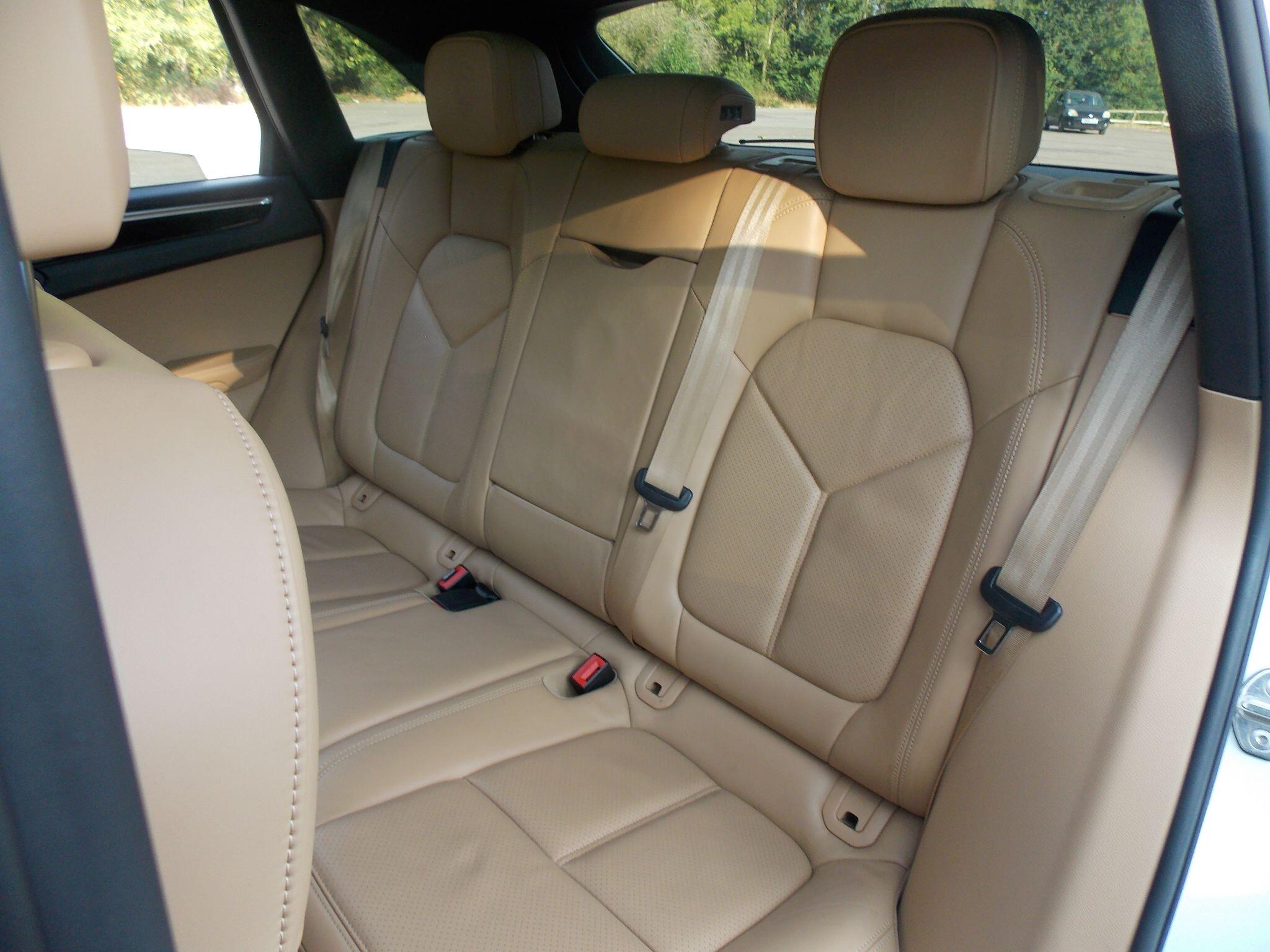 Porsche Macan view 43