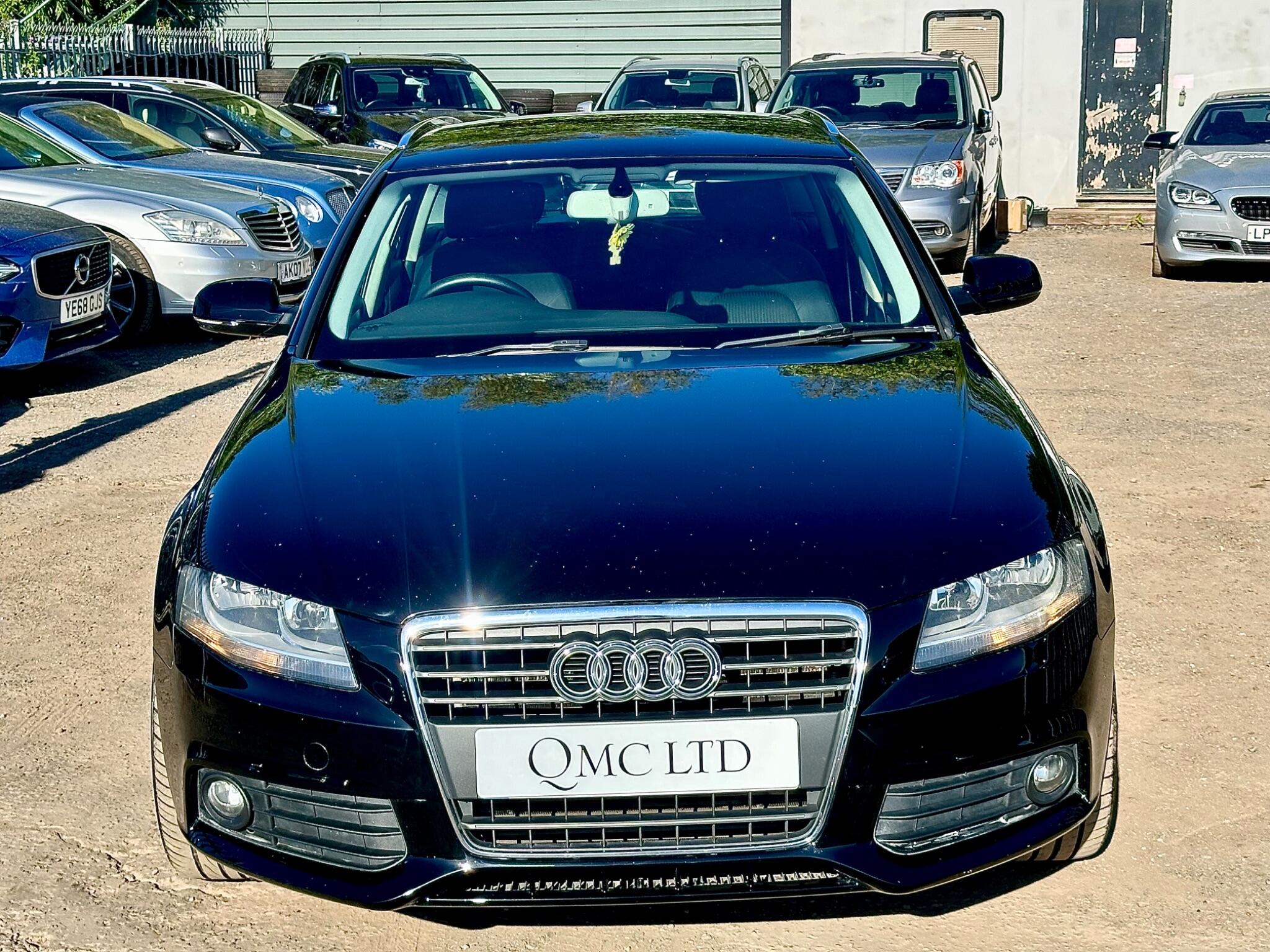 Audi A4 Avant view 8