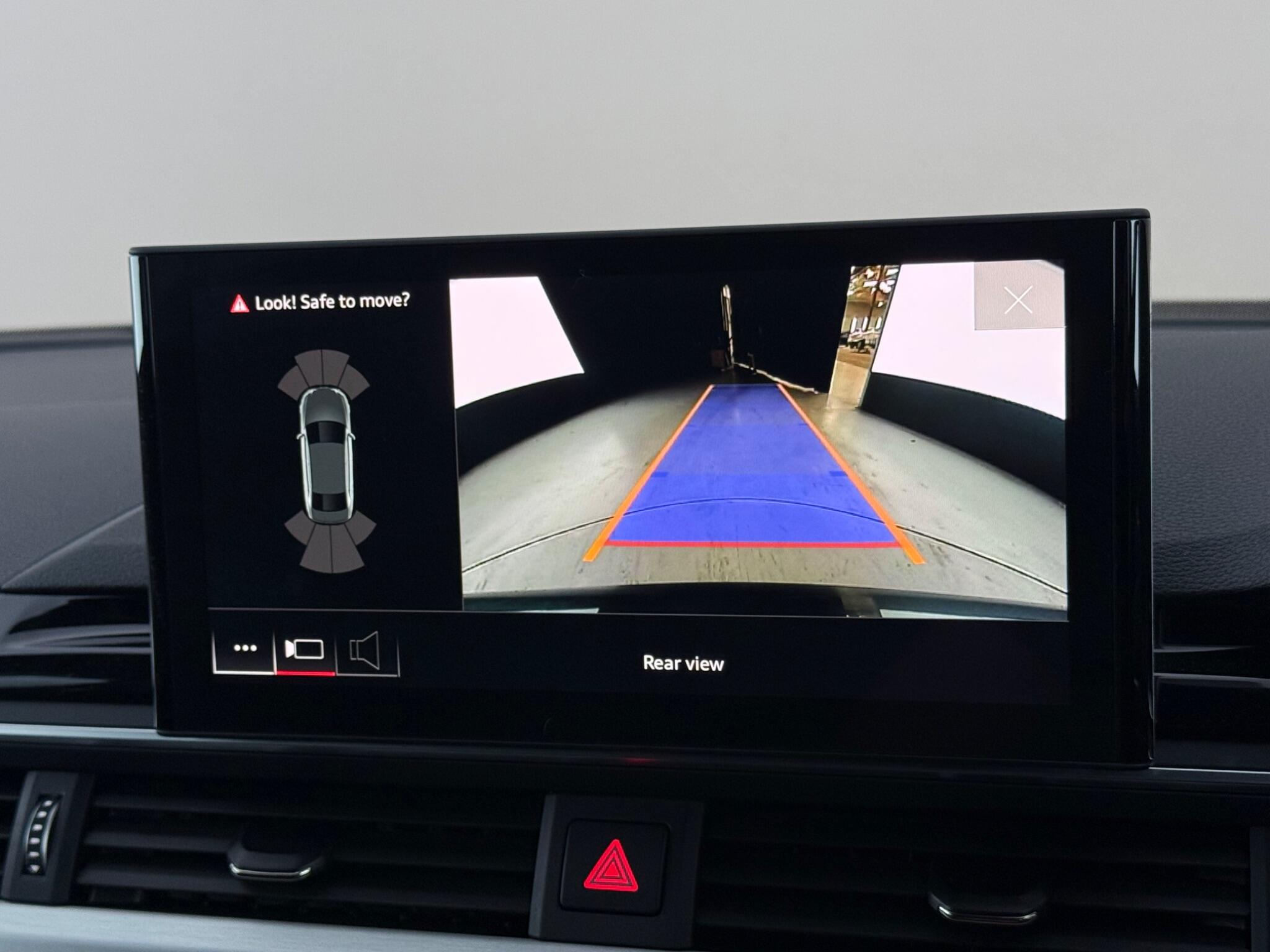 Audi A4 view 24
