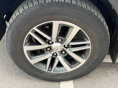 Toyota Hilux view 31