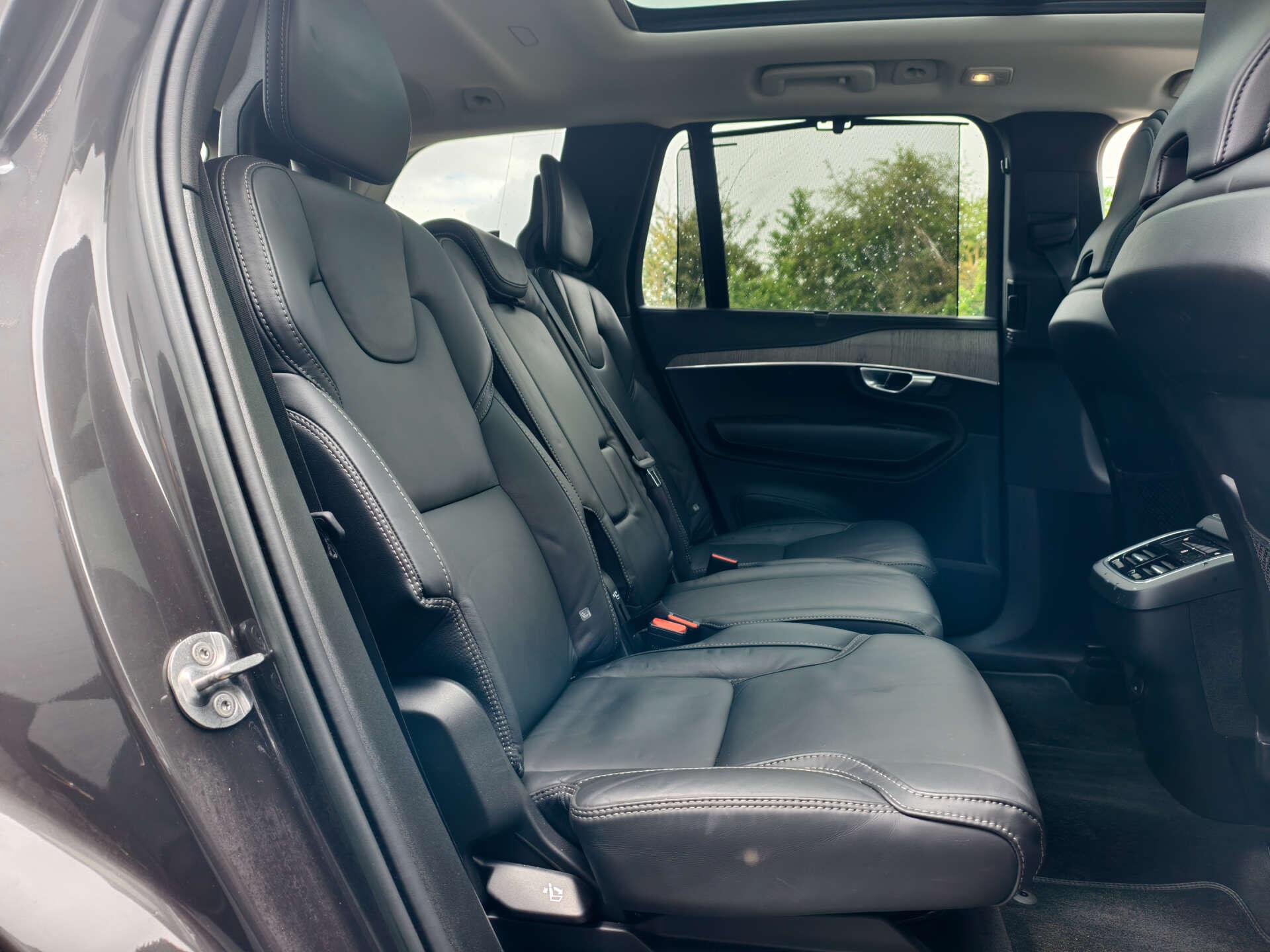 Volvo XC90 view 26