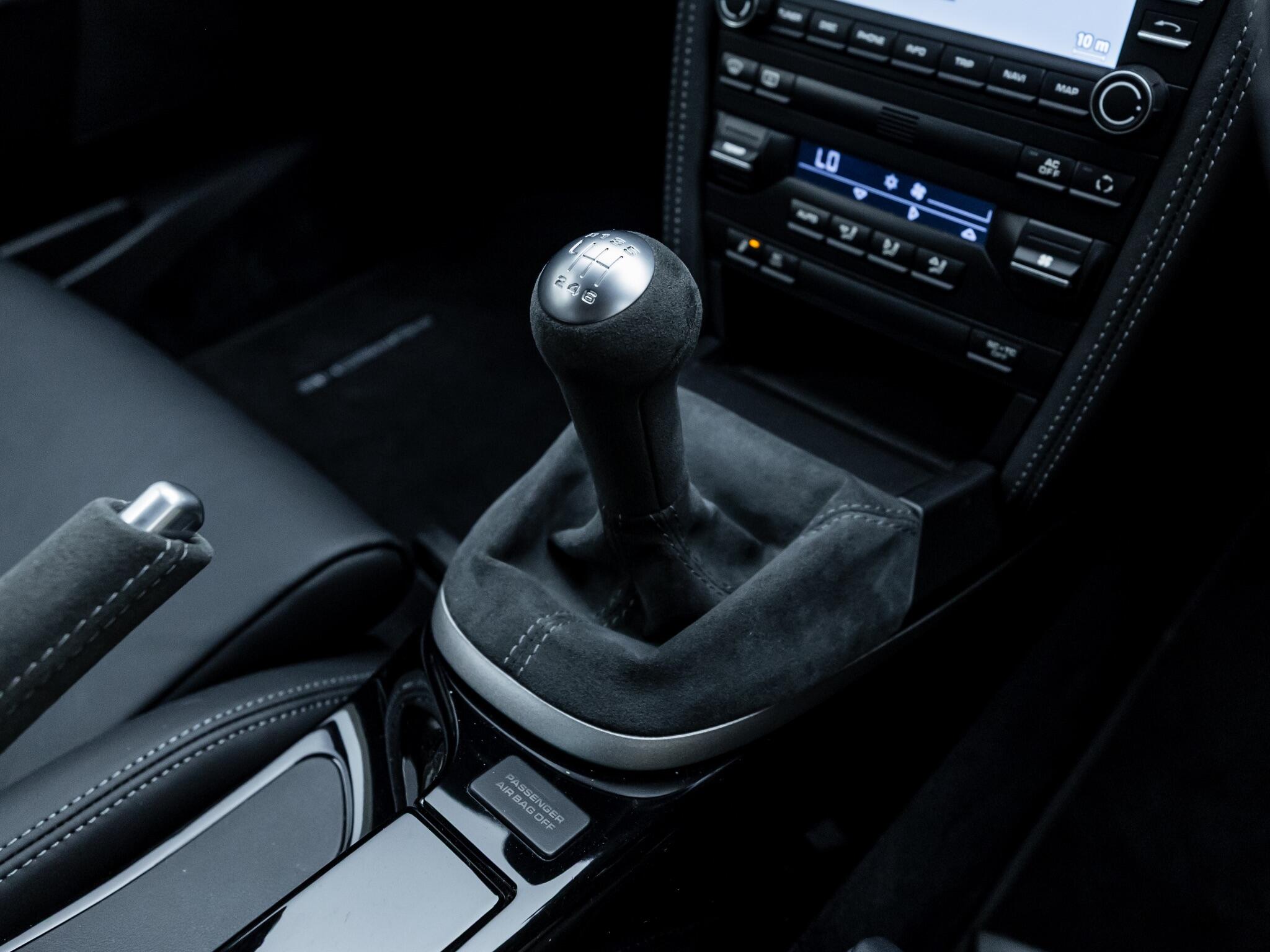 Porsche 911 view 14