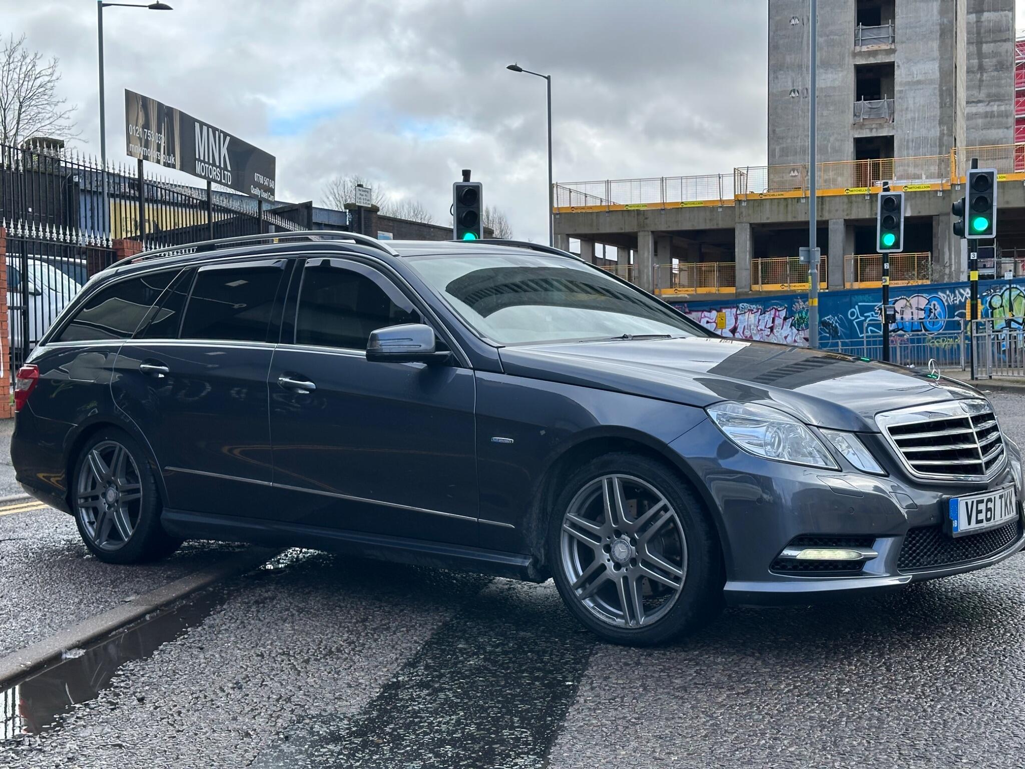 Mercedes-Benz E-Class view 41