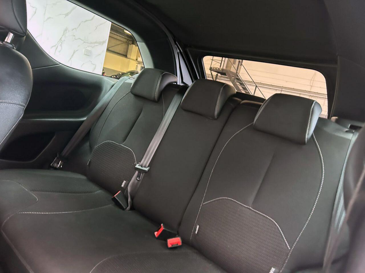 DS Automobiles DS 3 view 22