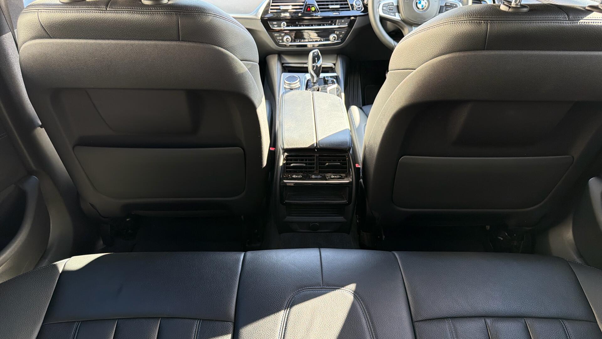 BMW 5 Series view 47