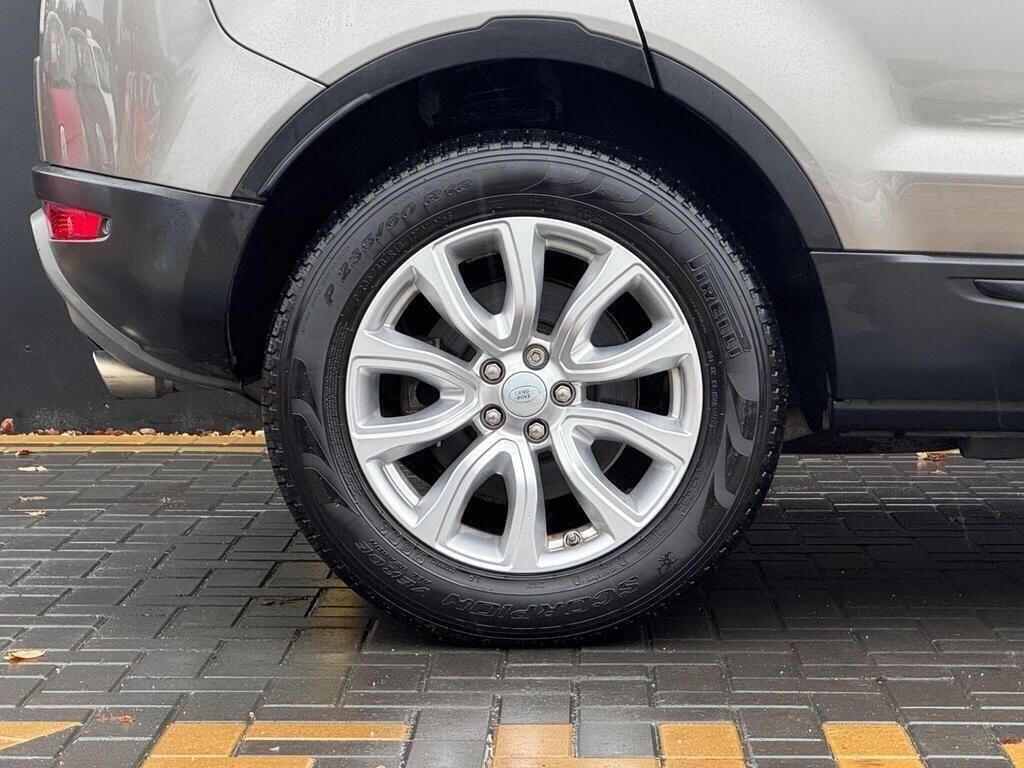 Land Rover Range Rover Evoque view 9