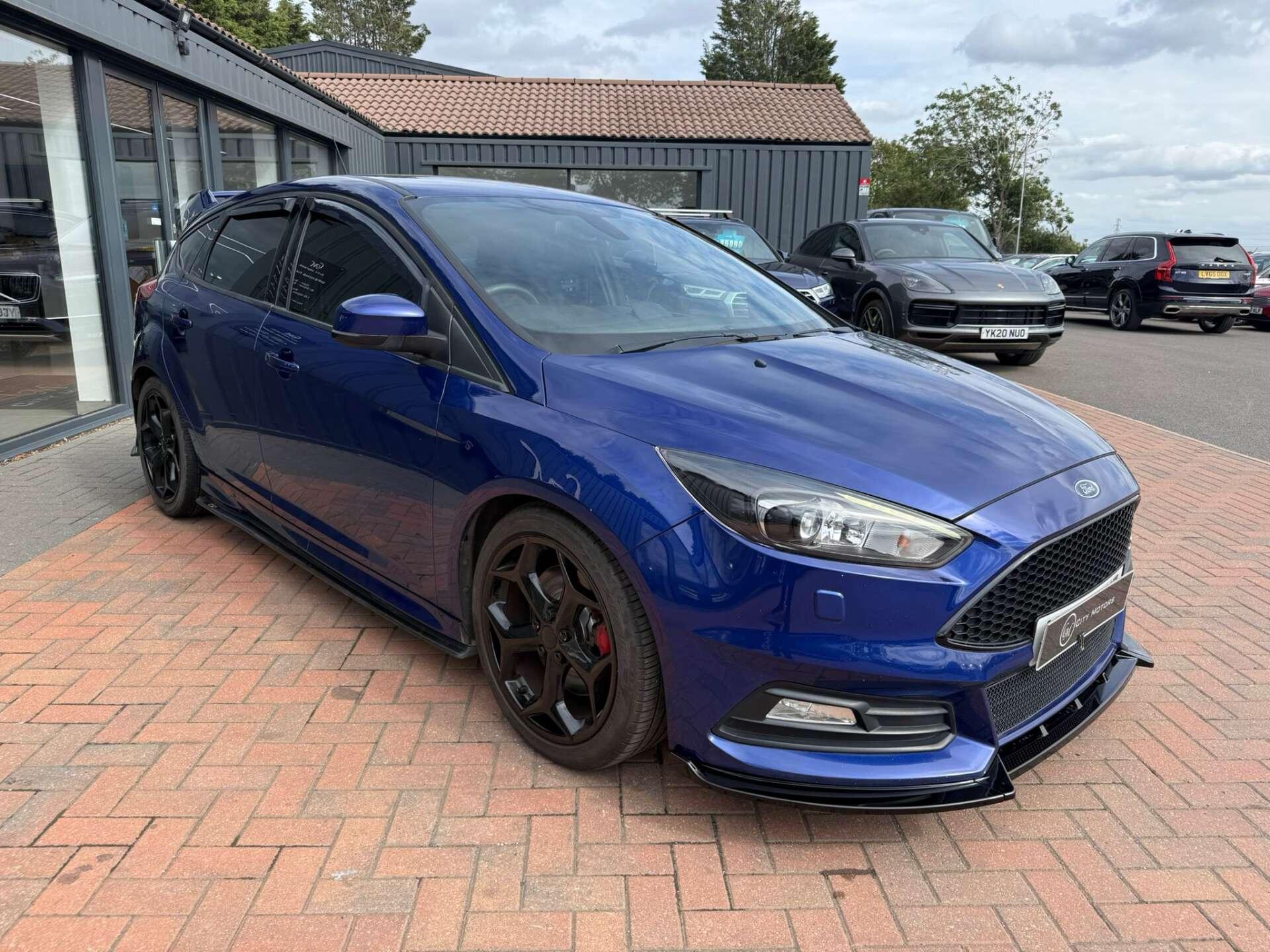 Ford Focus view 6