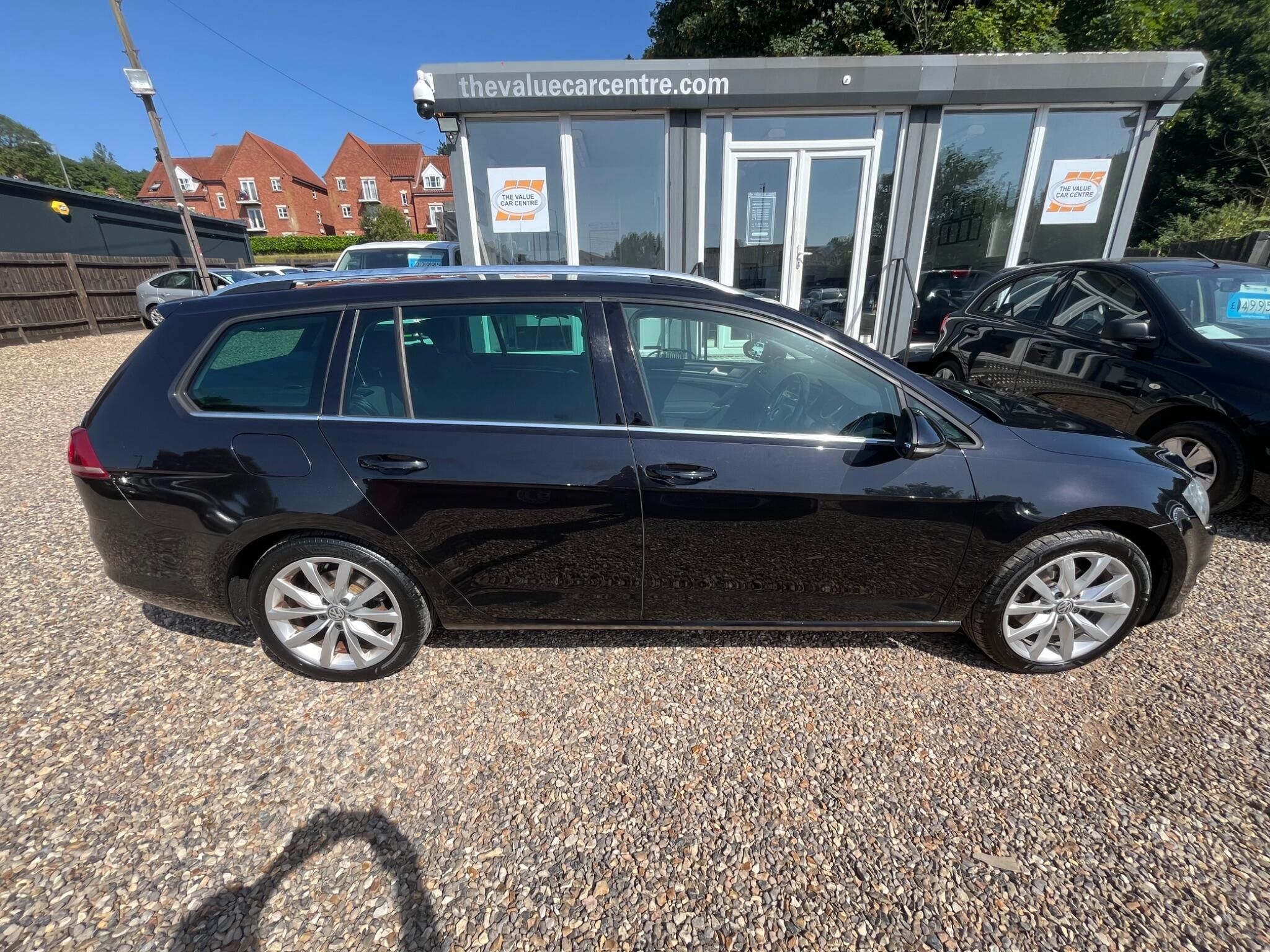 Volkswagen Golf view 3