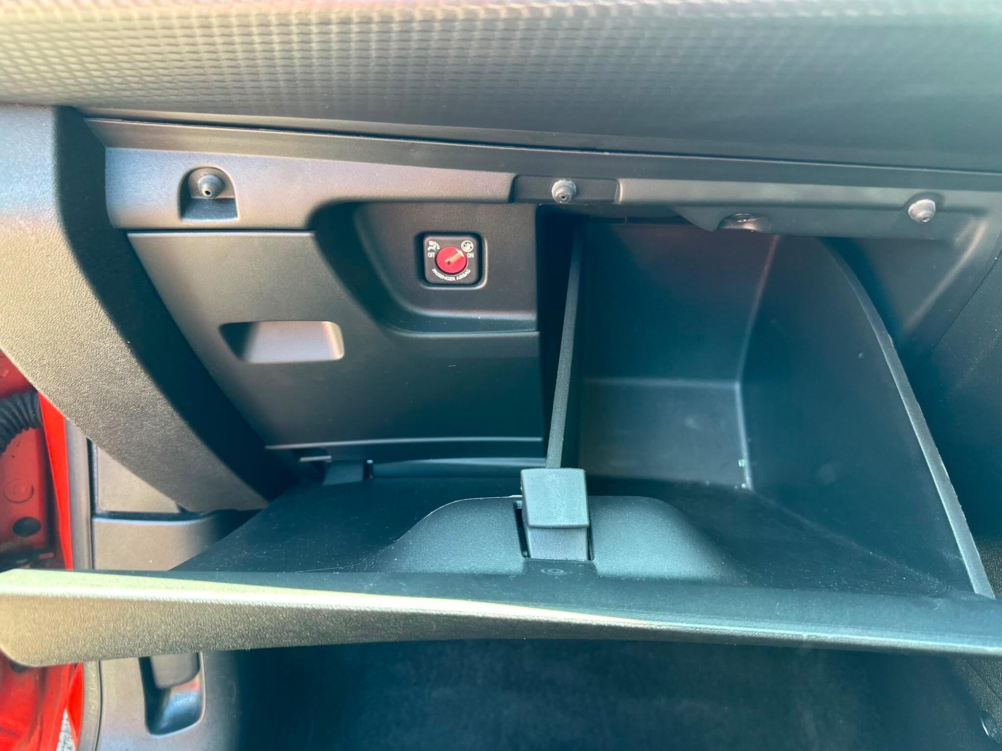 Peugeot 208 view 43