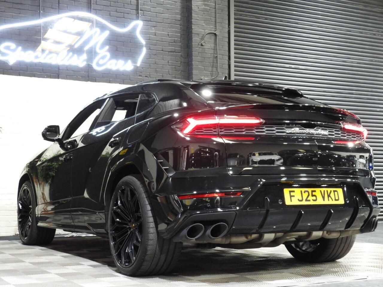 Lamborghini Urus view 10