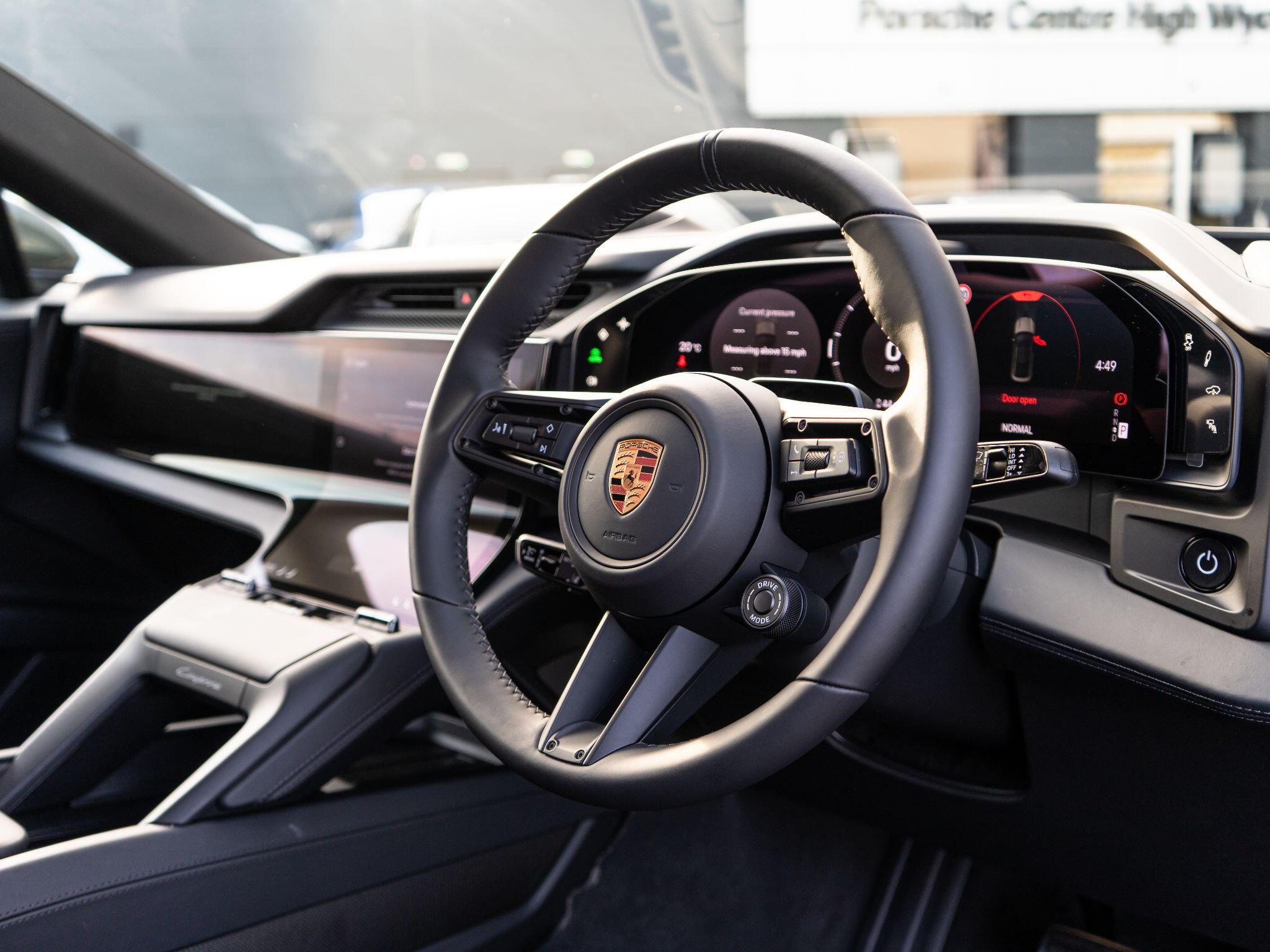 Porsche Cayenne view 27