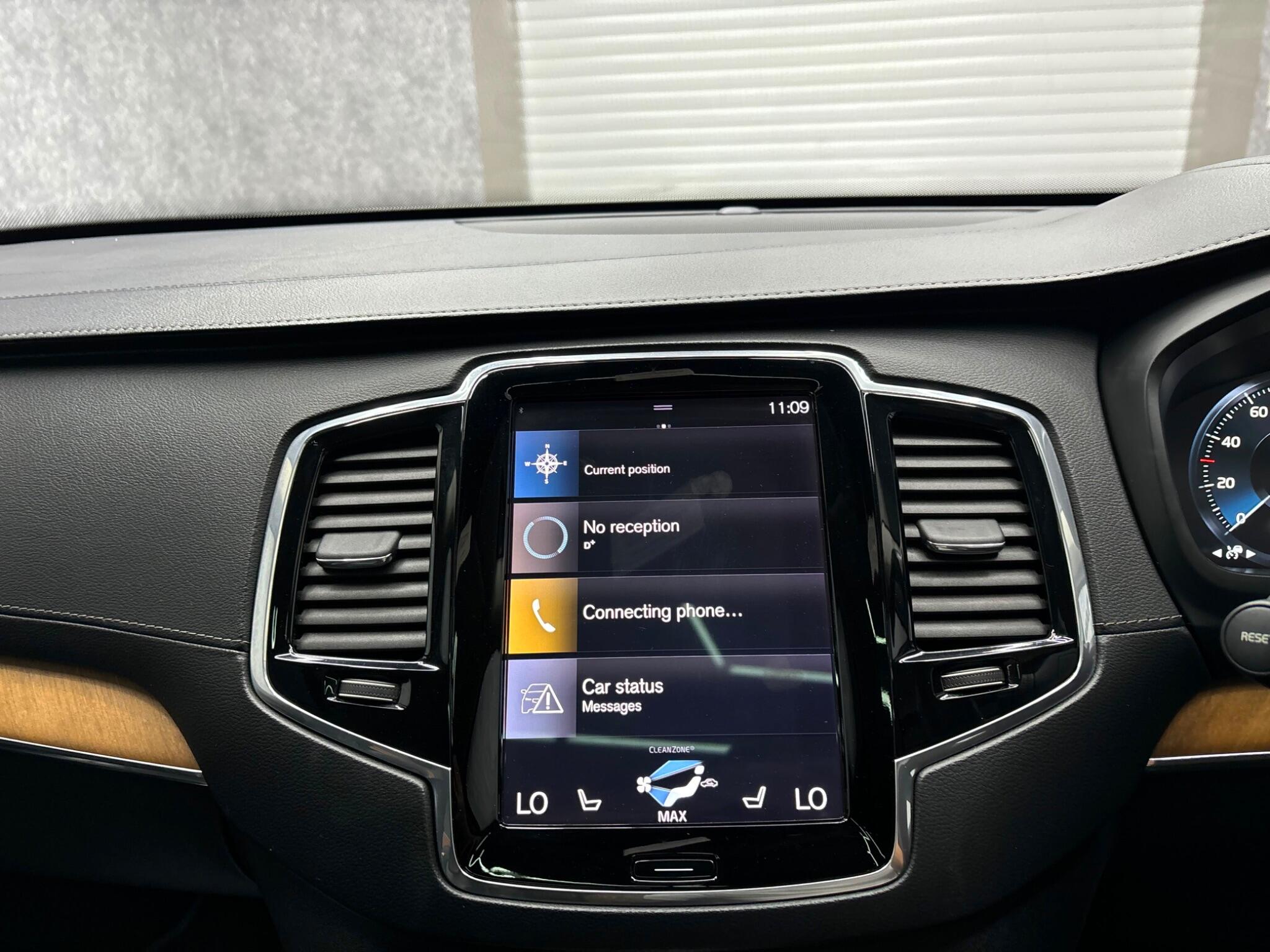 Volvo XC90 view 28