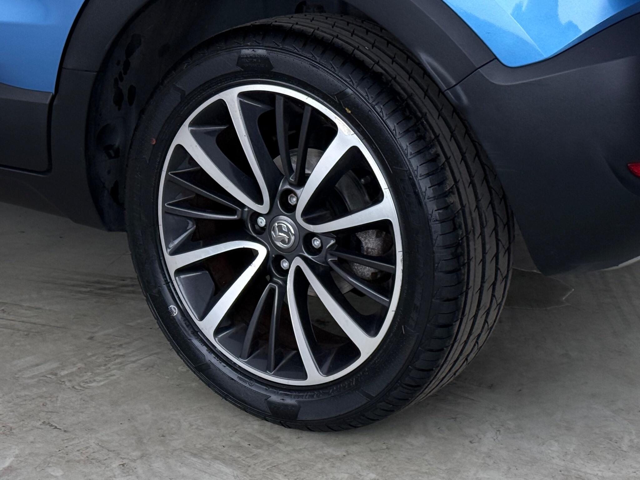 Vauxhall Crossland X view 9