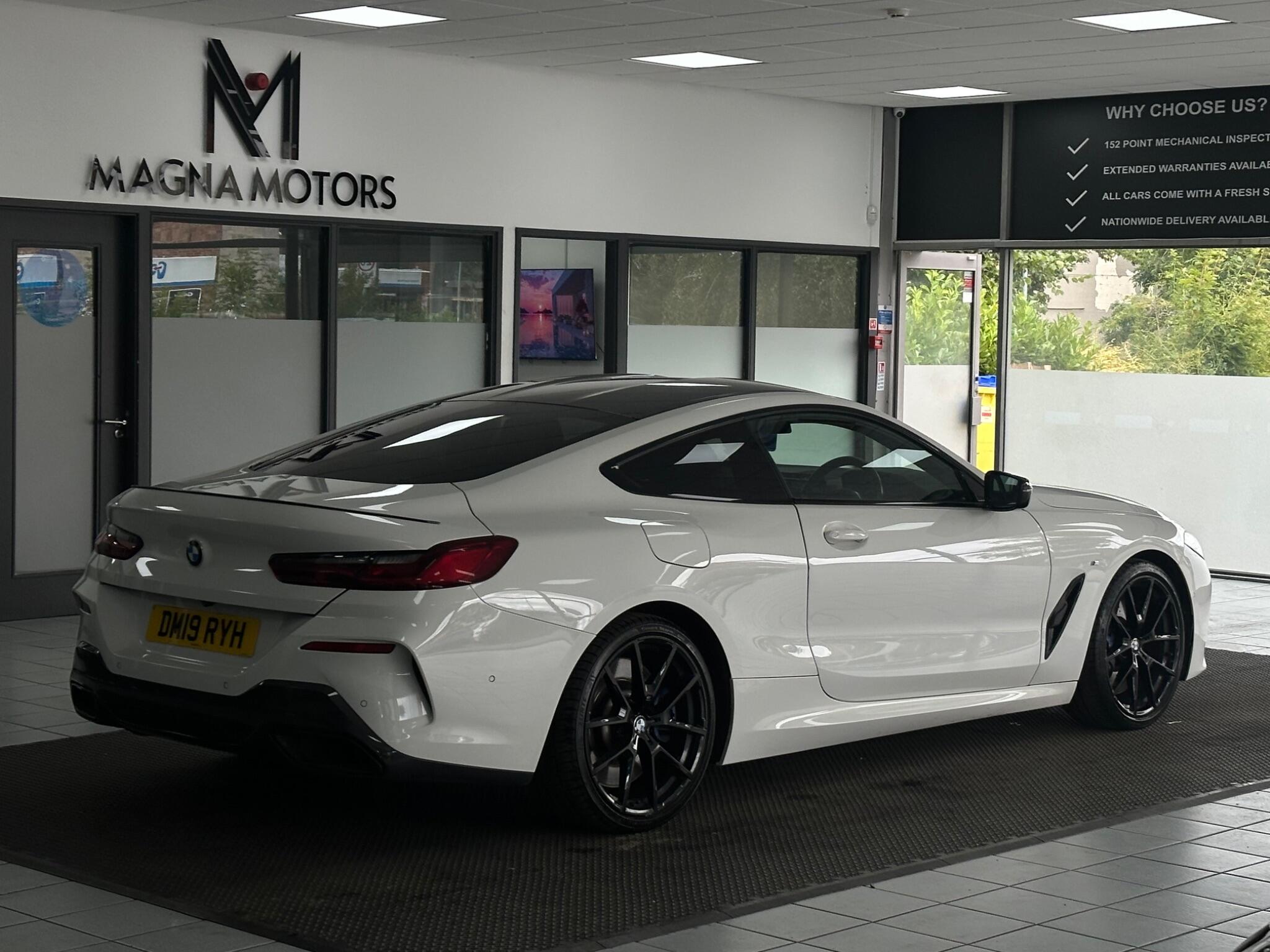 BMW 8 Series view 15