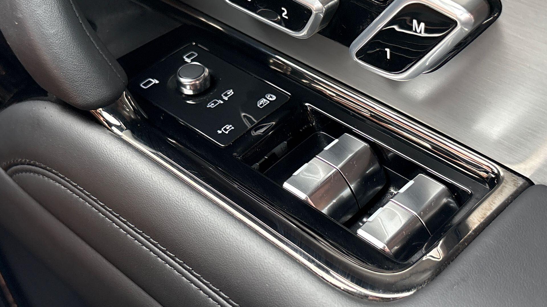 Land Rover Range Rover Sport view 28