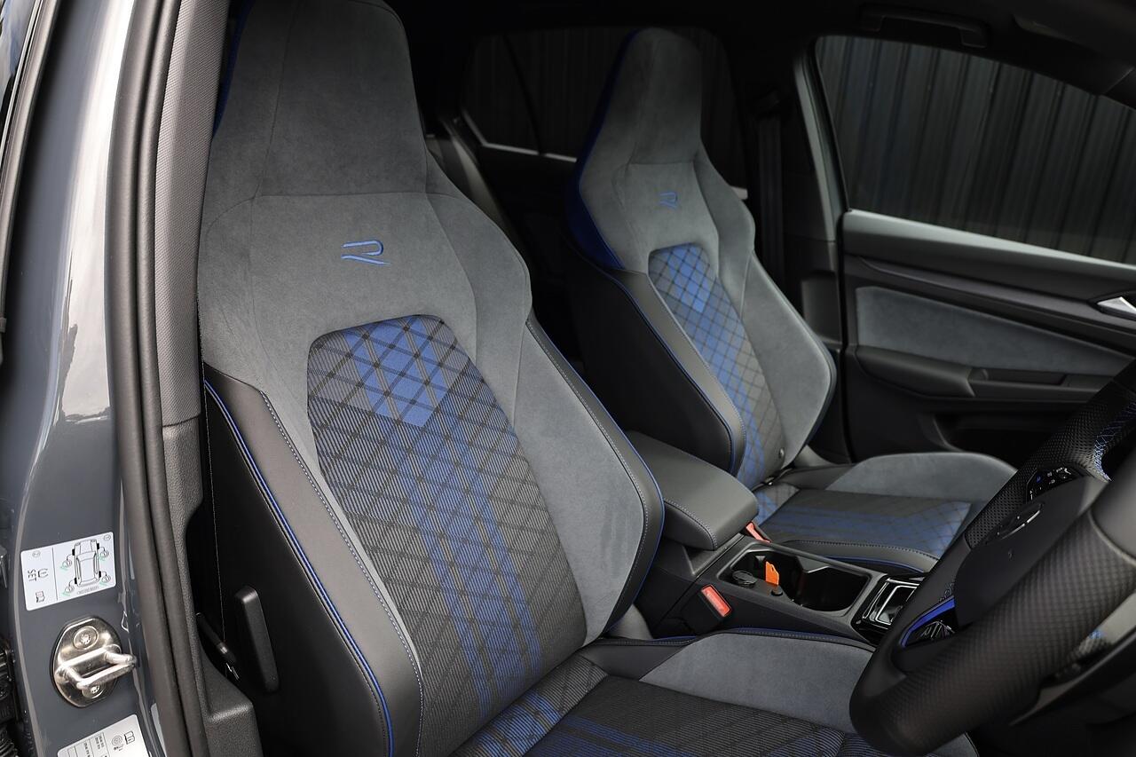 Volkswagen Golf view 24