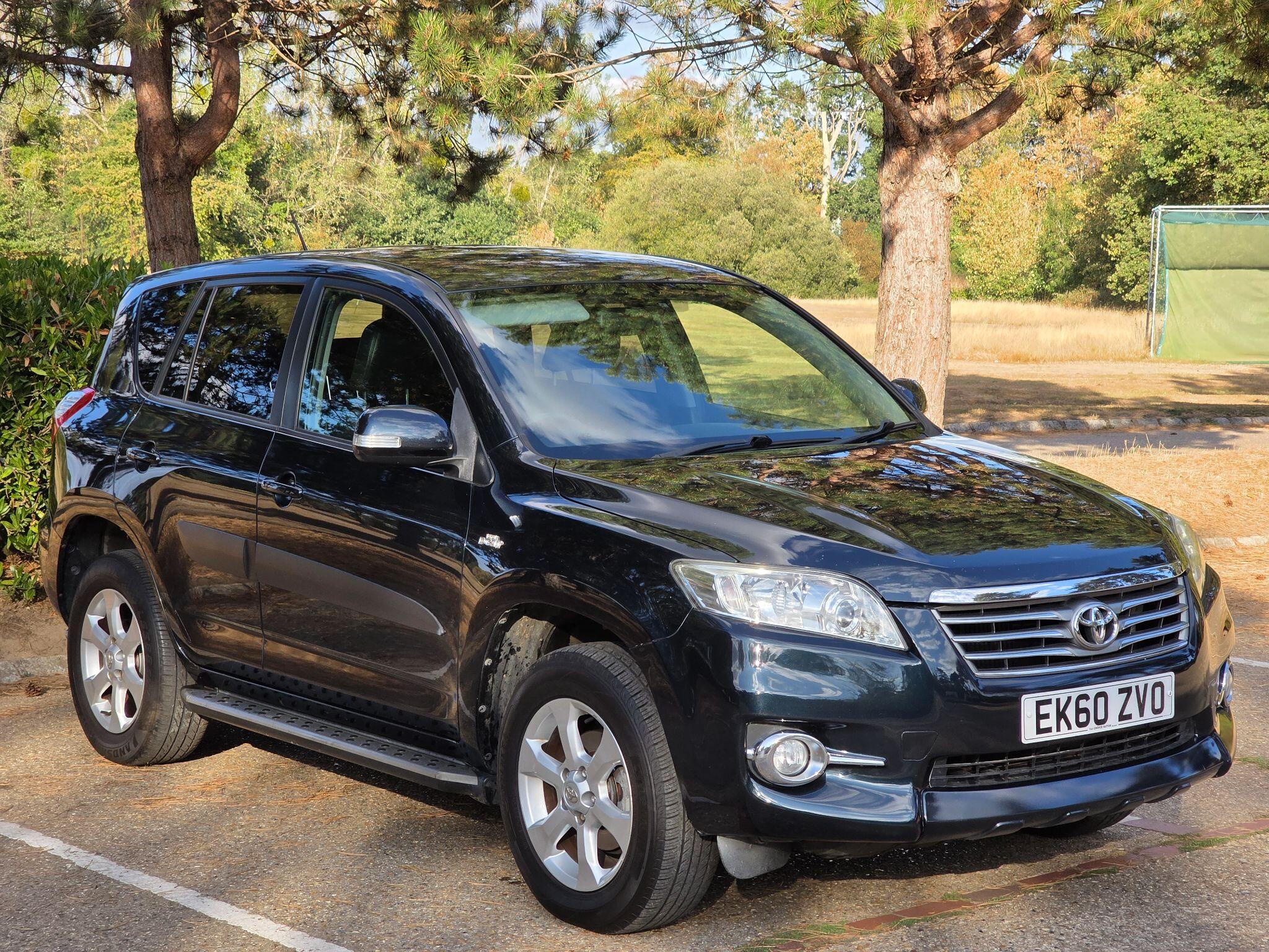 Toyota RAV4 view 4