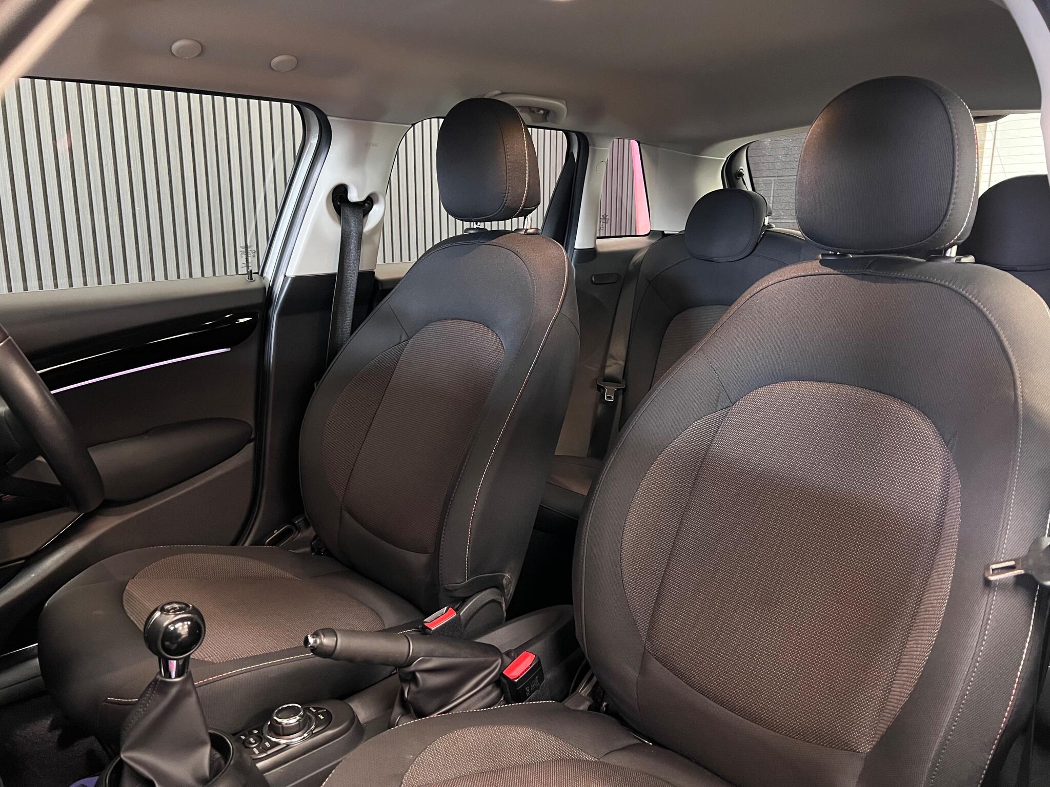 Mini Hatch view 23