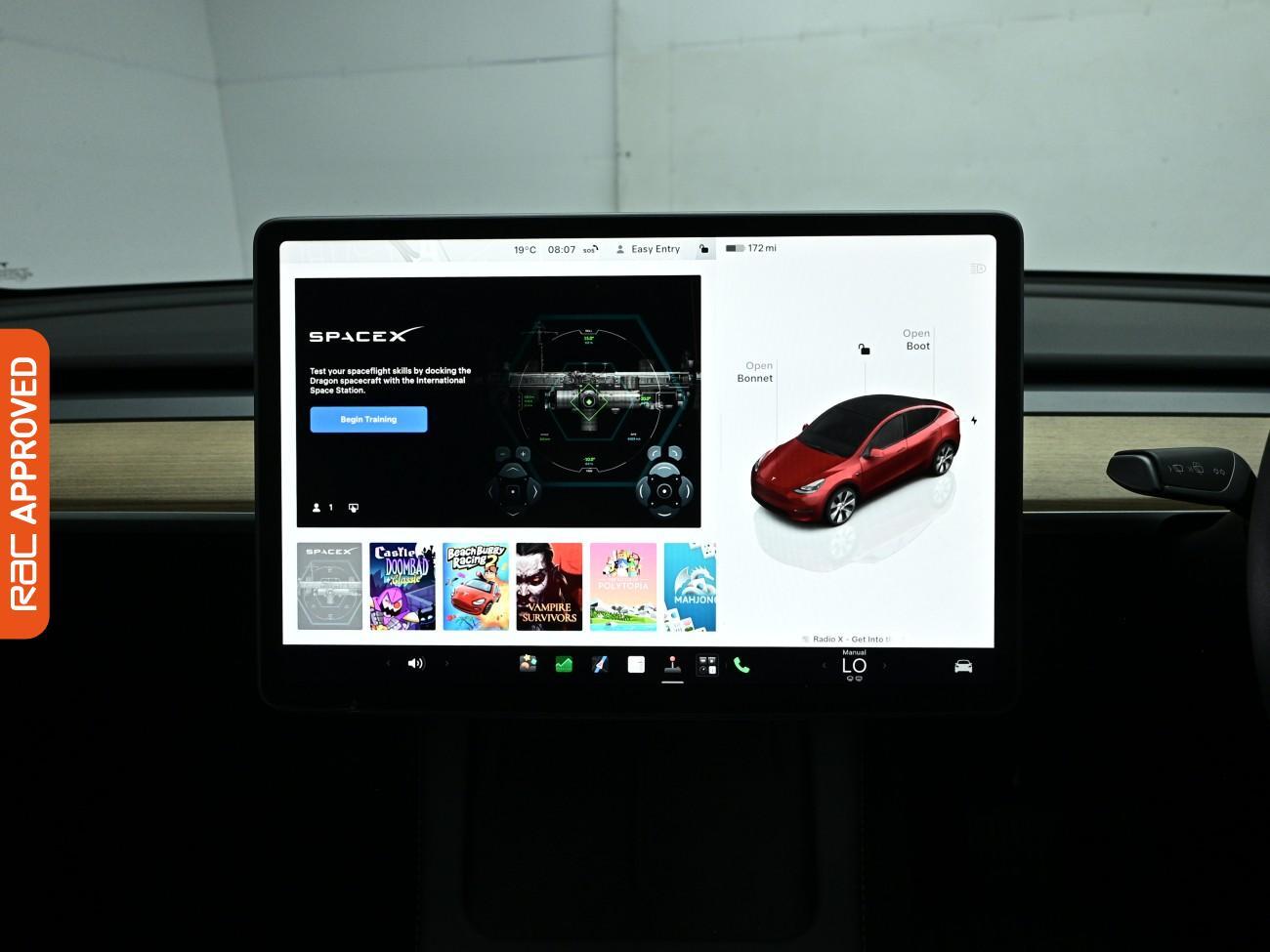 Tesla Model Y view 18