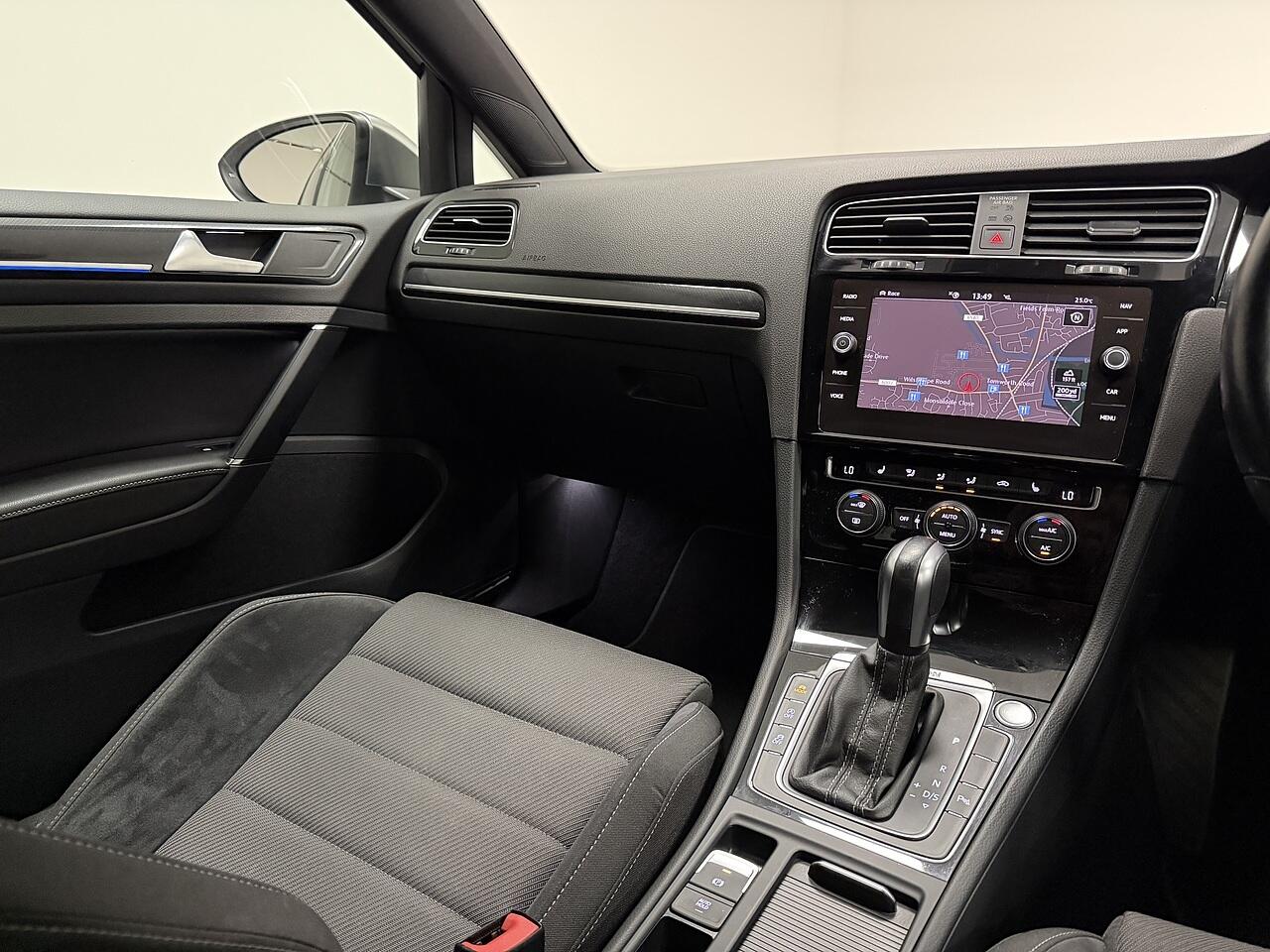 Volkswagen Golf view 26