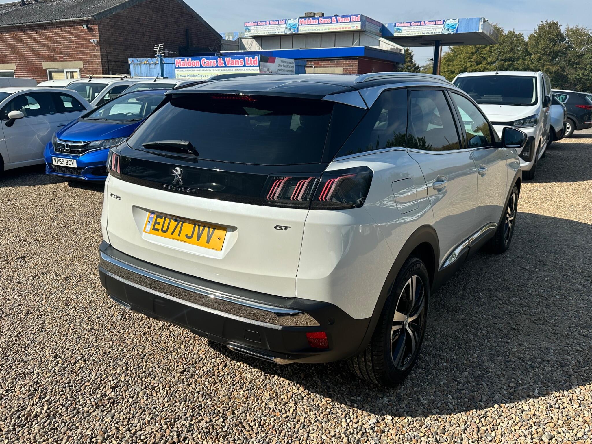 Peugeot 3008 view 5