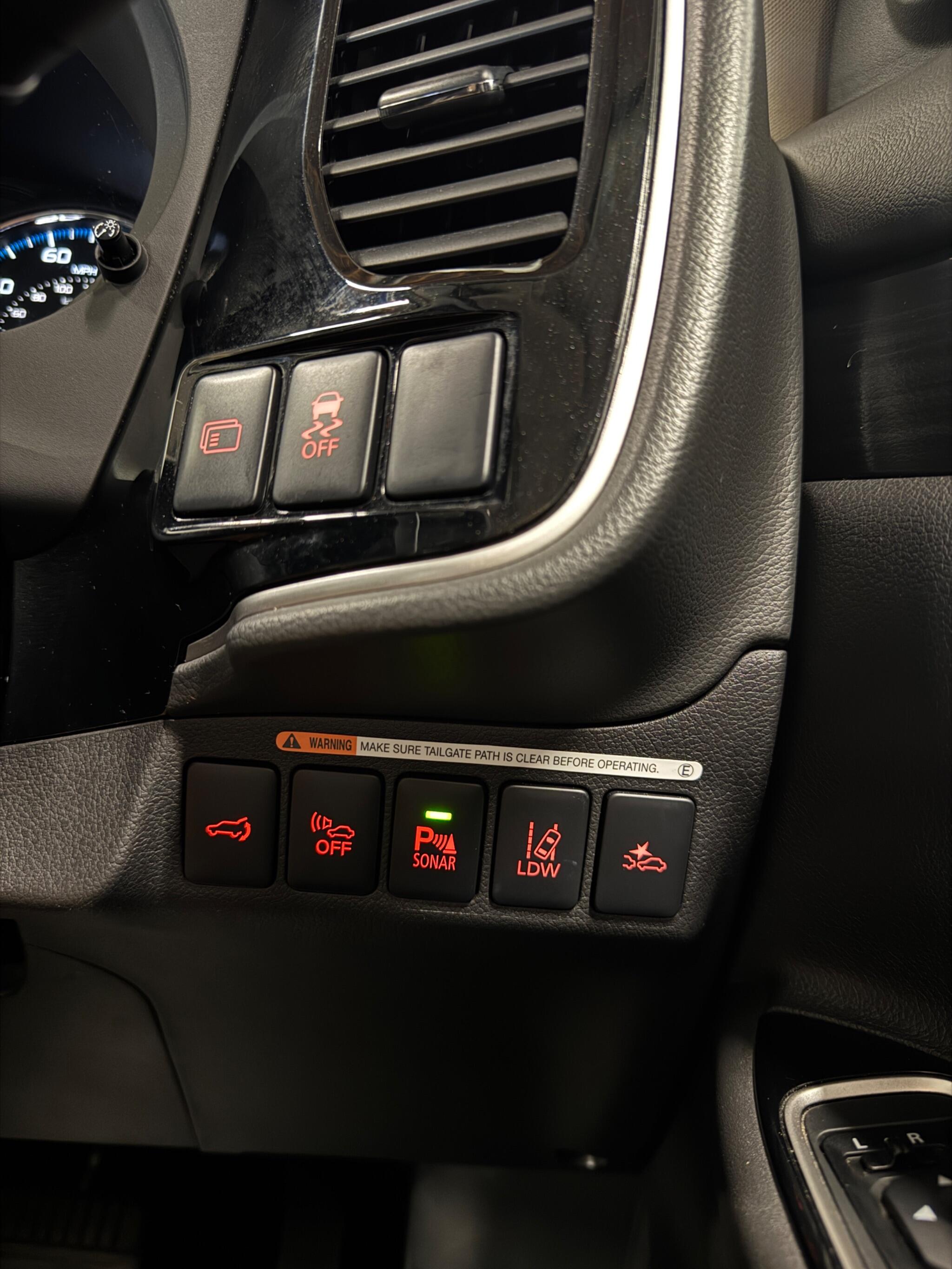 Mitsubishi Outlander view 27