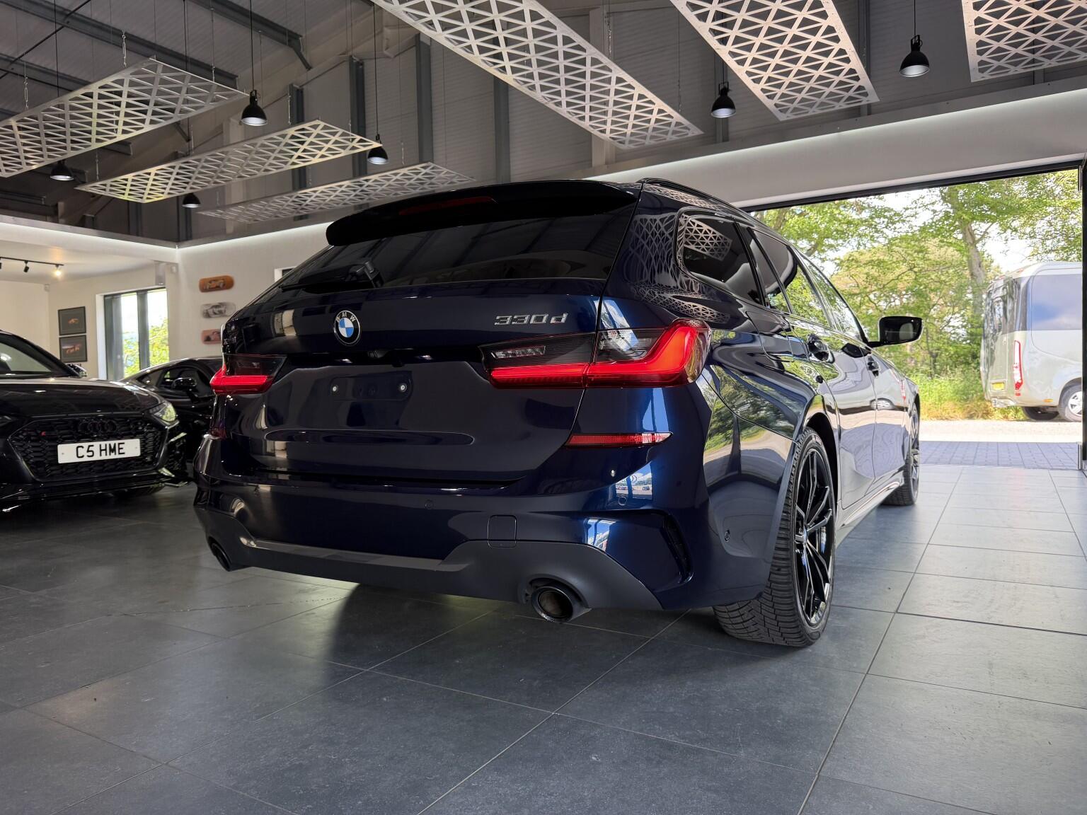 BMW 3 Series view 47