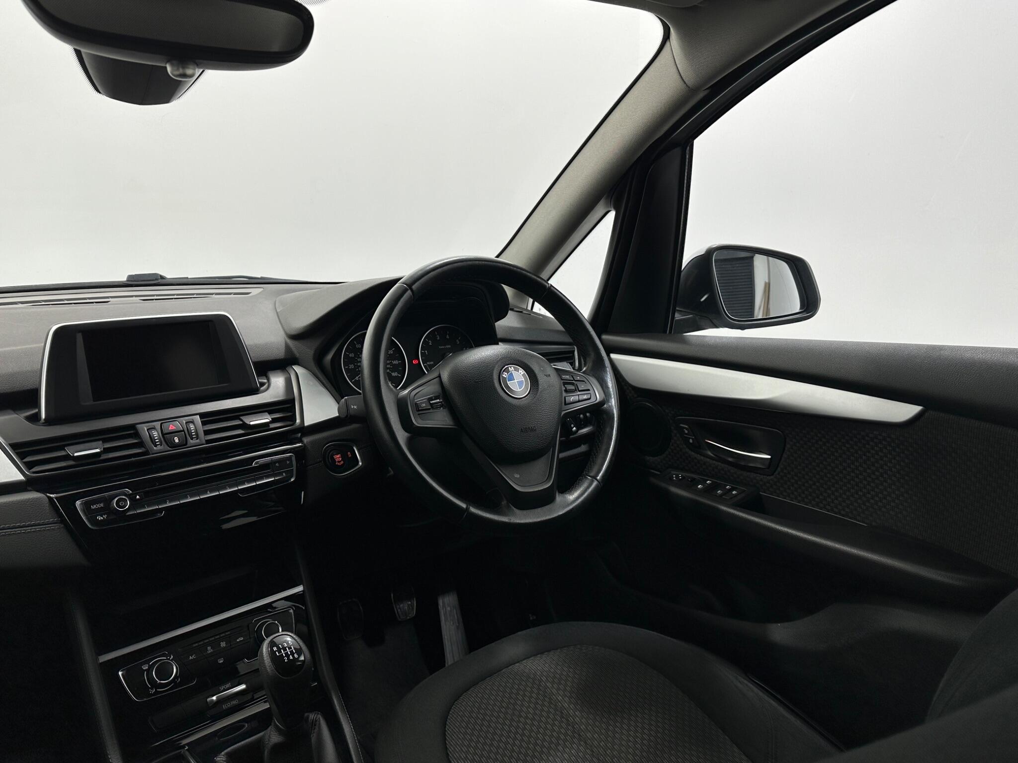 BMW 2 Series view 12
