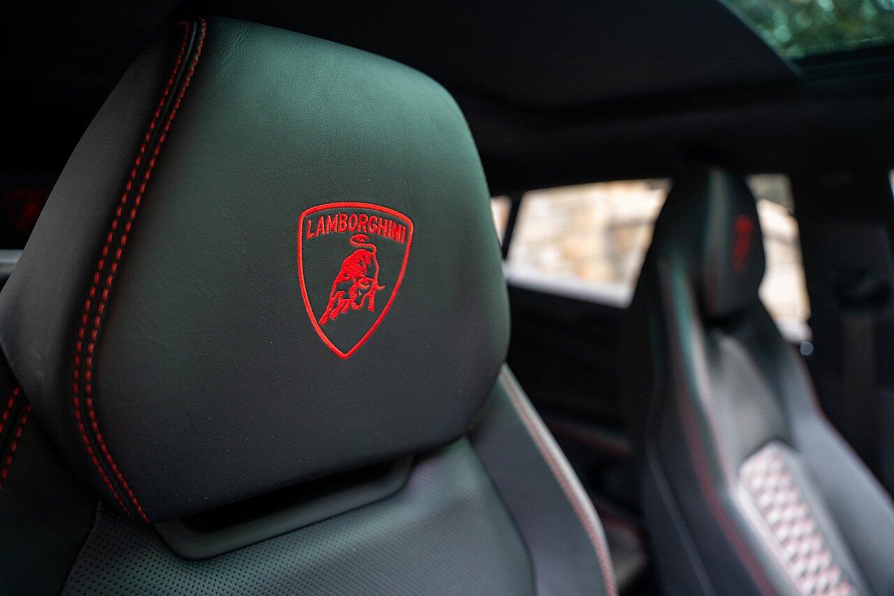 Lamborghini Urus view 49