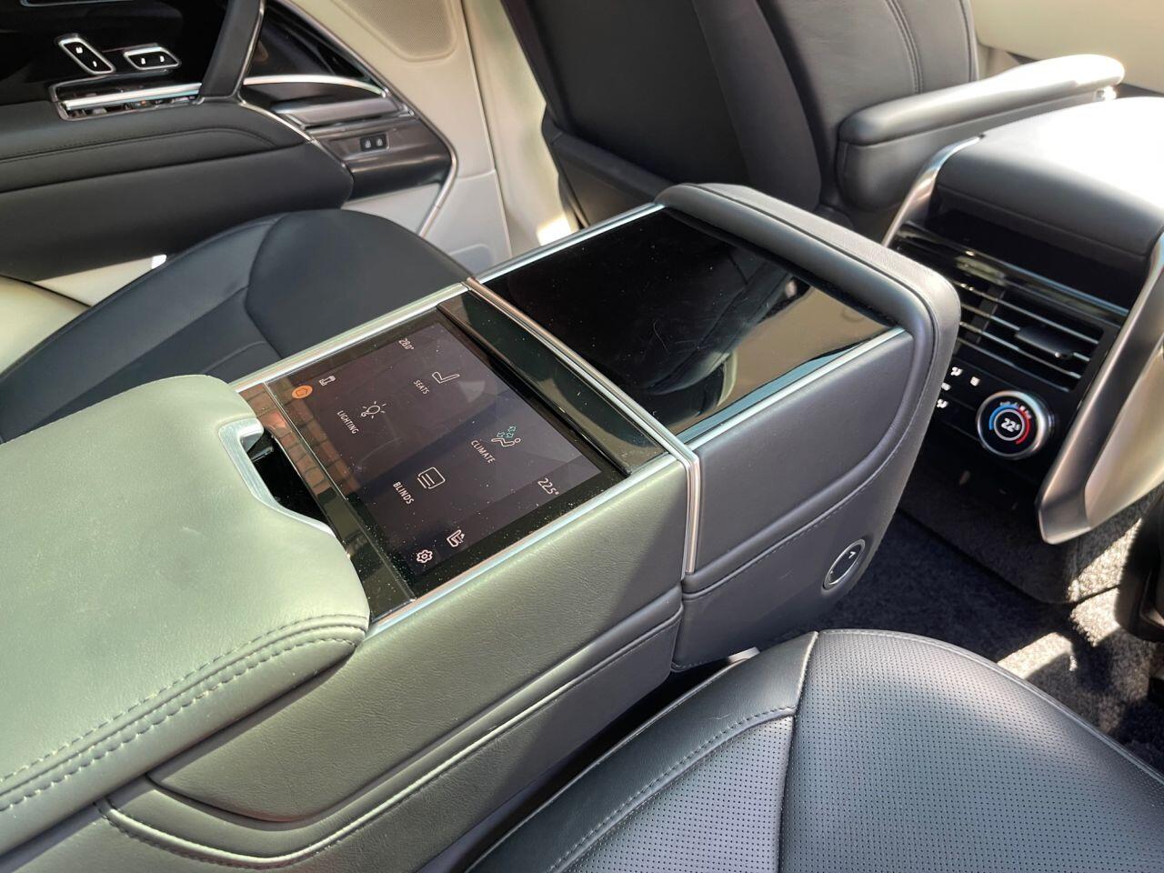 Land Rover Range Rover view 32
