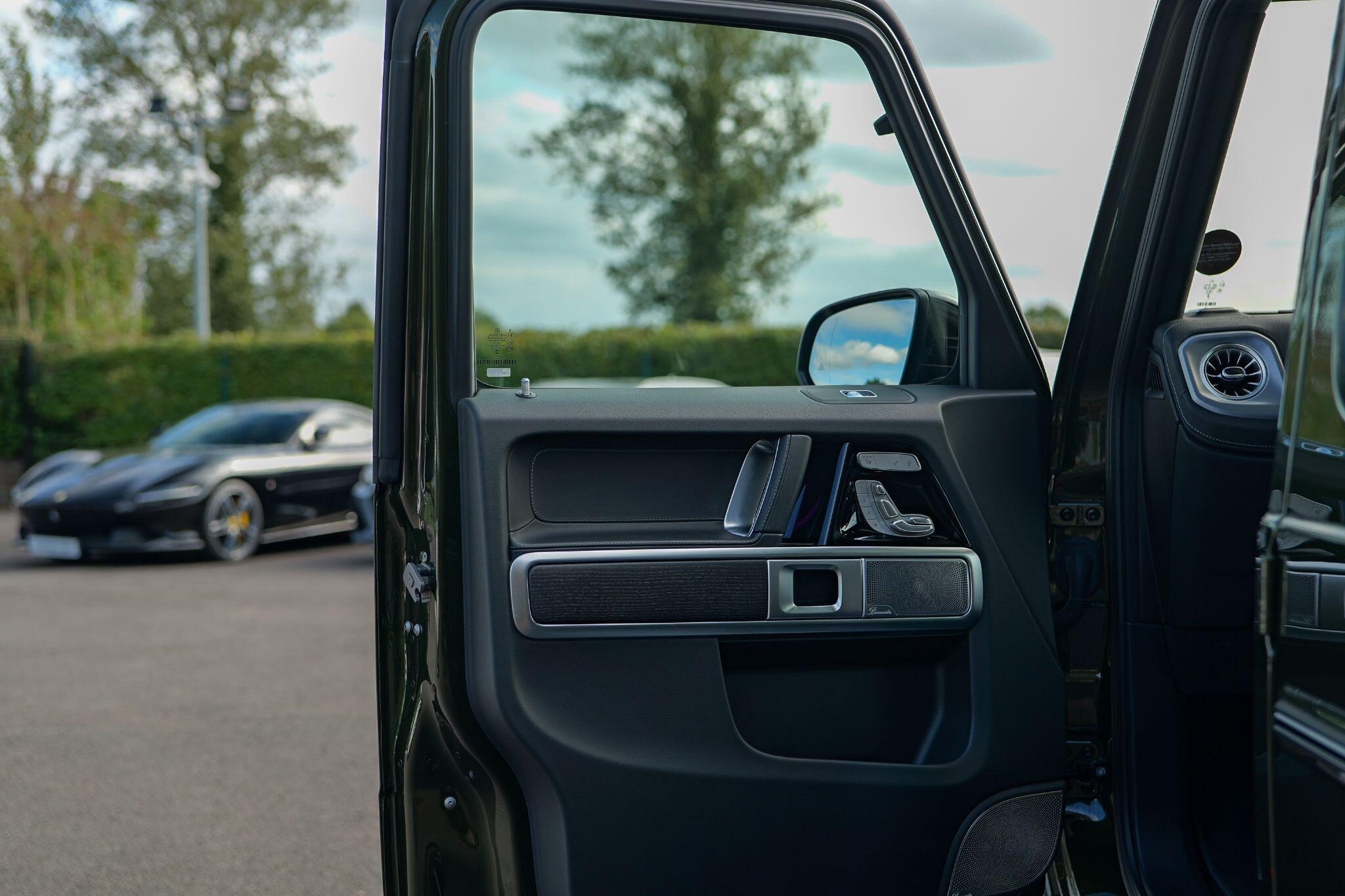 Mercedes-Benz G Class view 29