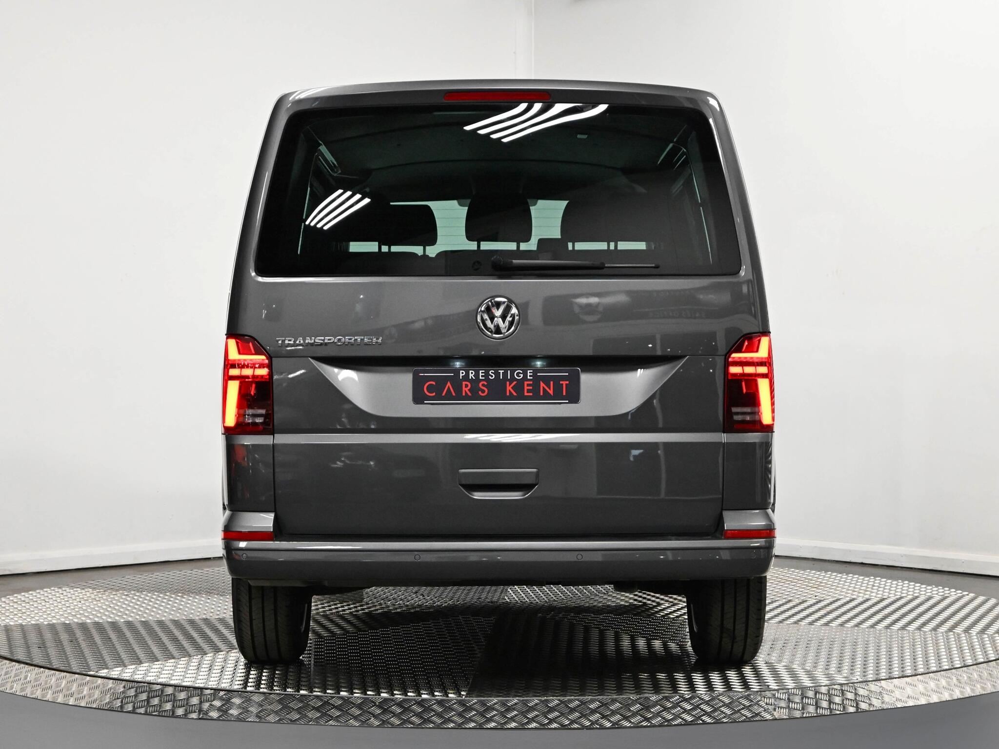 Volkswagen Transporter view 23
