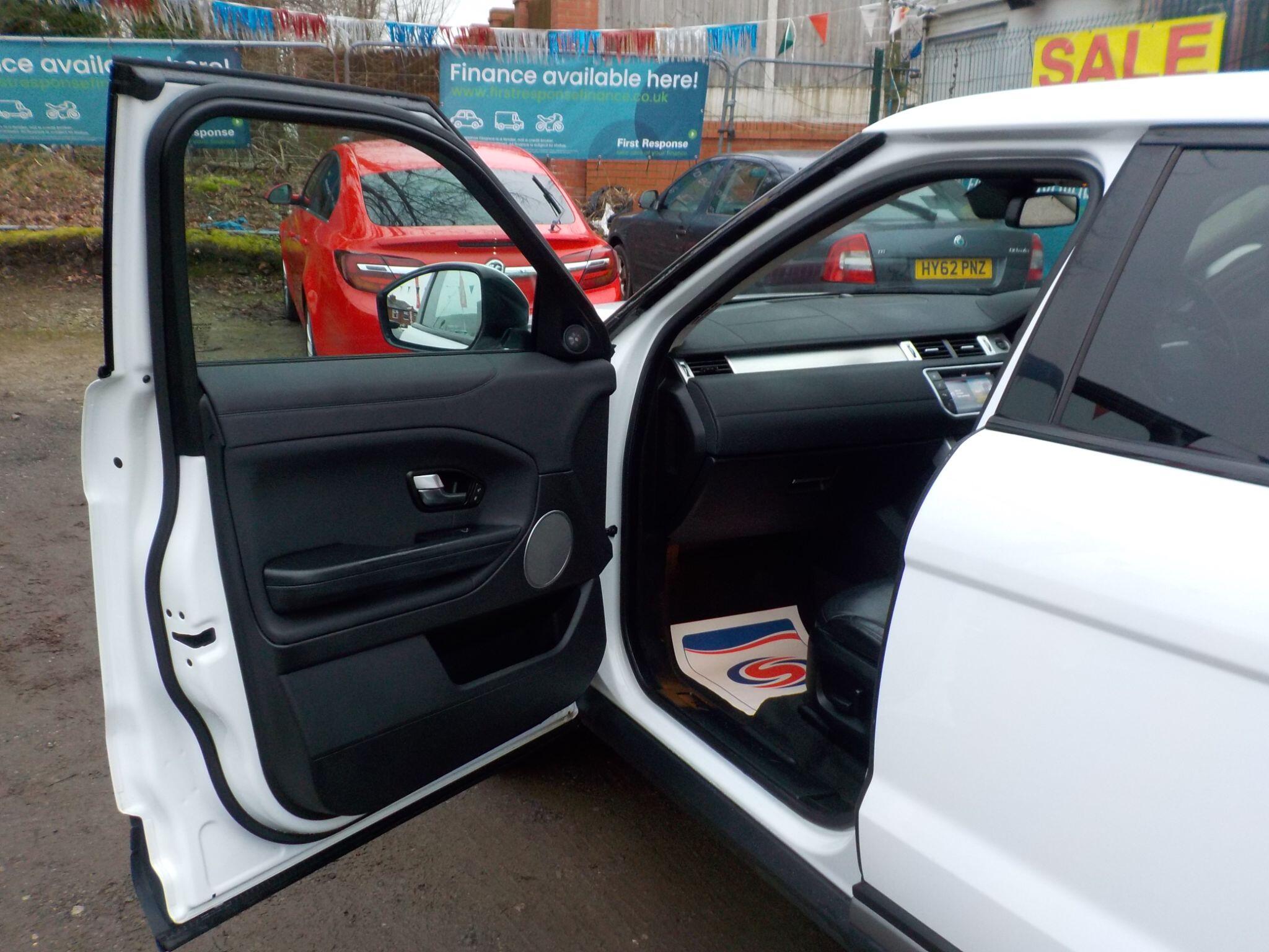 Land Rover Range Rover Evoque 2.0 eD4 SE FWD Euro 6 (s/s) 5dr