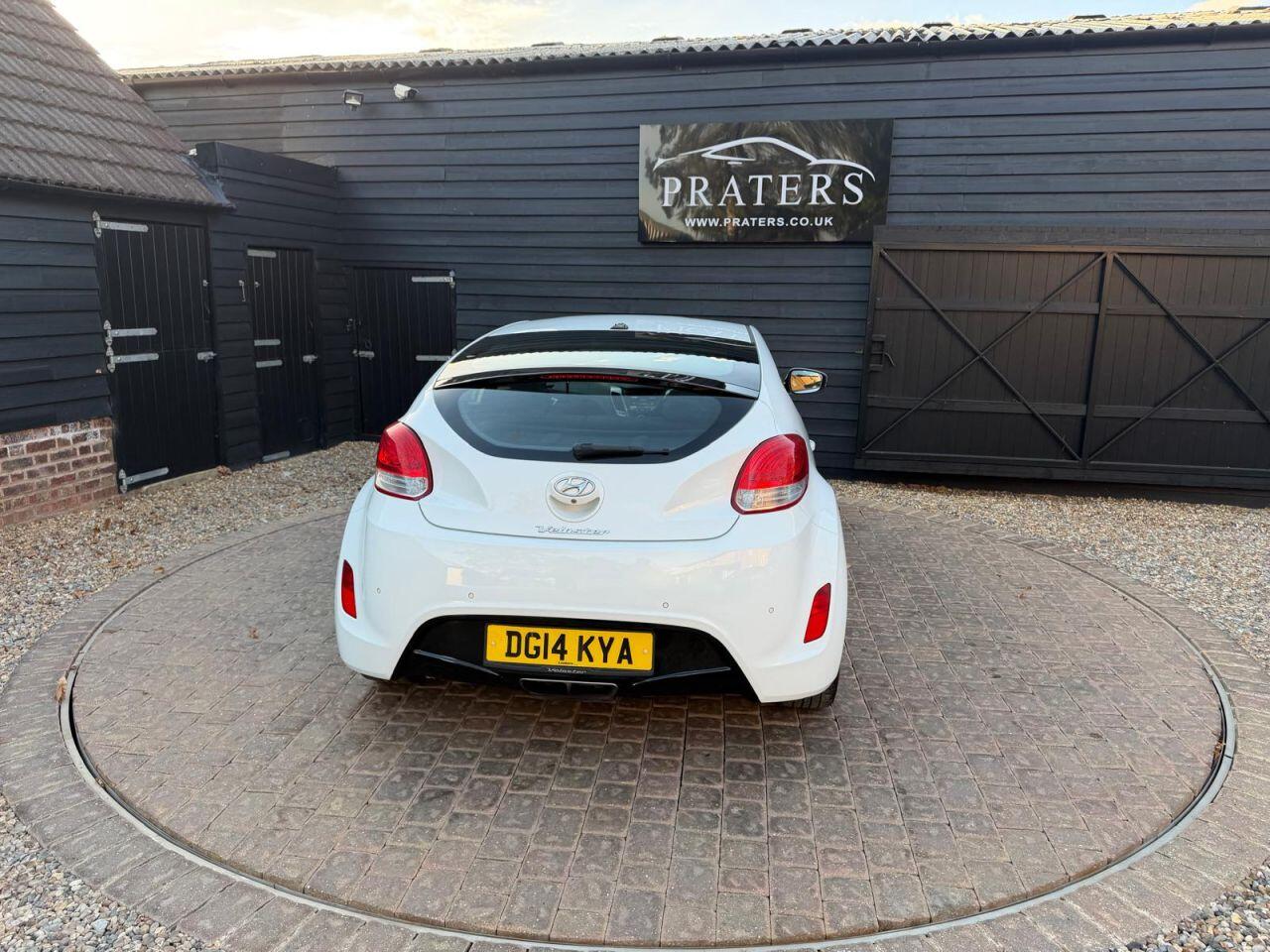 Hyundai Veloster view 24