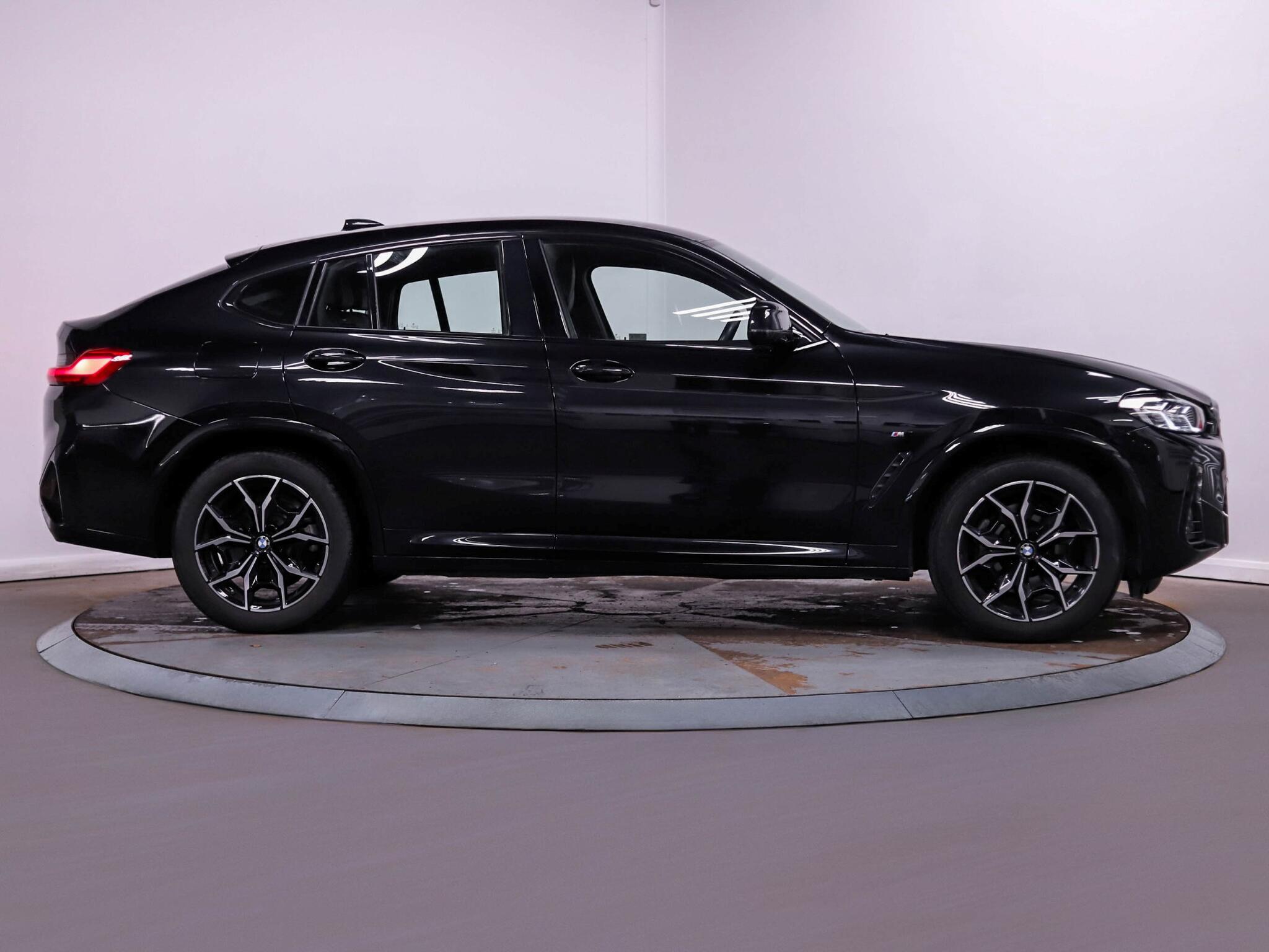 BMW X4 view 8